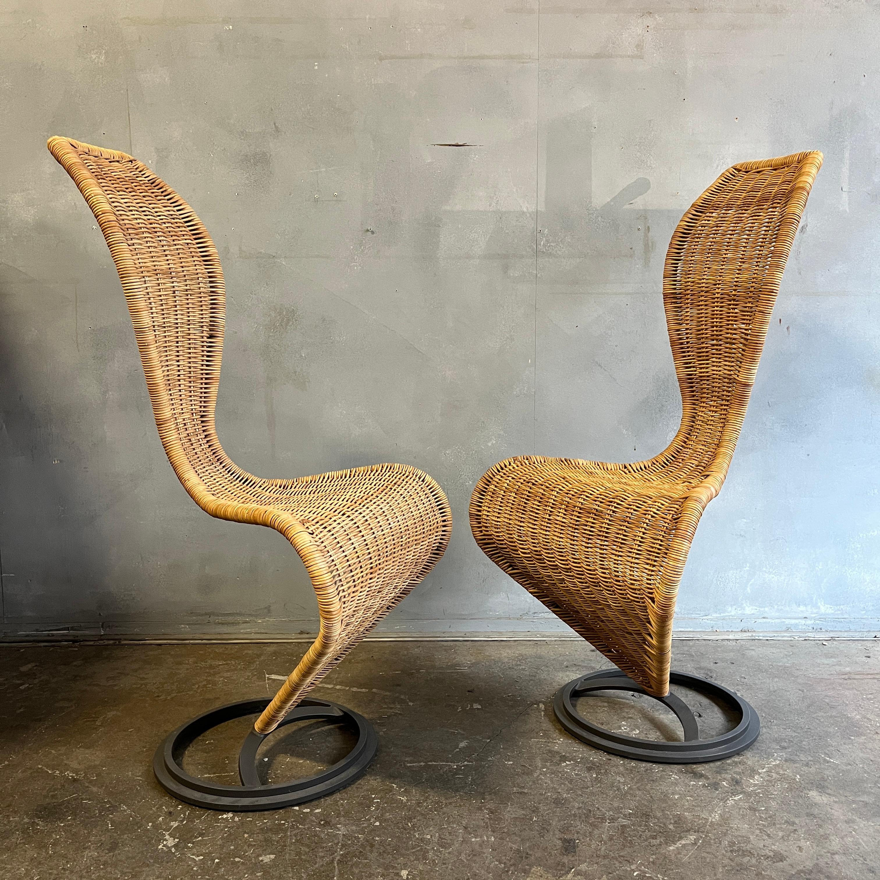 Tom Dixon S-Stuhl aus Korbgeflecht, 'Pair' (Moderne) im Angebot