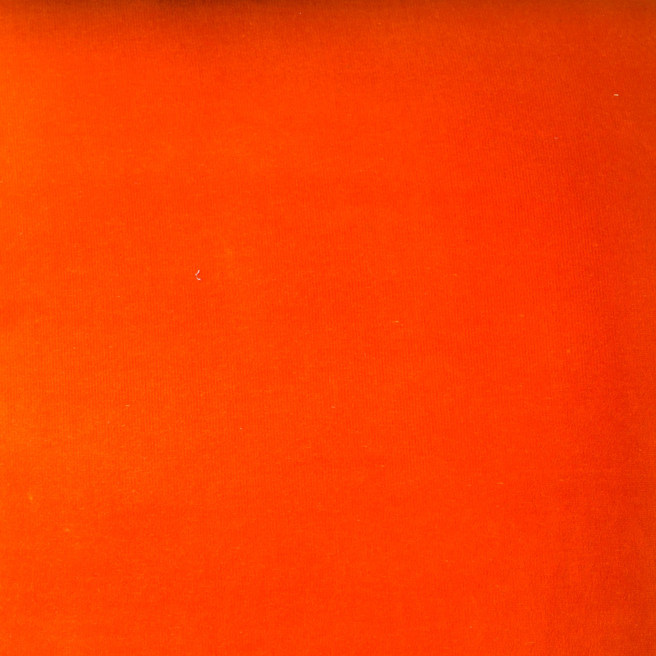 Tom Faulkner Orange Samt Vienna Carver Esszimmerstühle, Satz von 4 im Angebot 4
