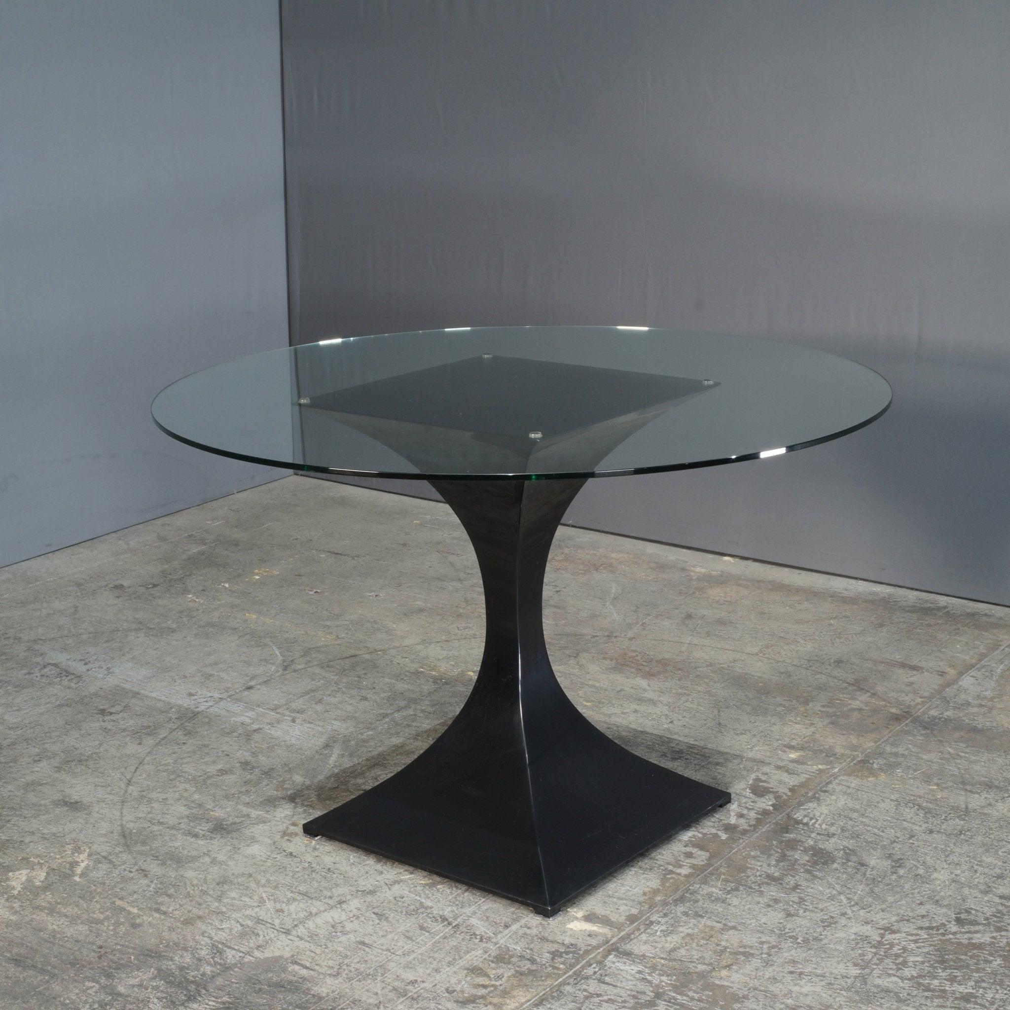 XXIe siècle et contemporain Table de salle à manger ronde Capricorn de Tom Faulkner en vente