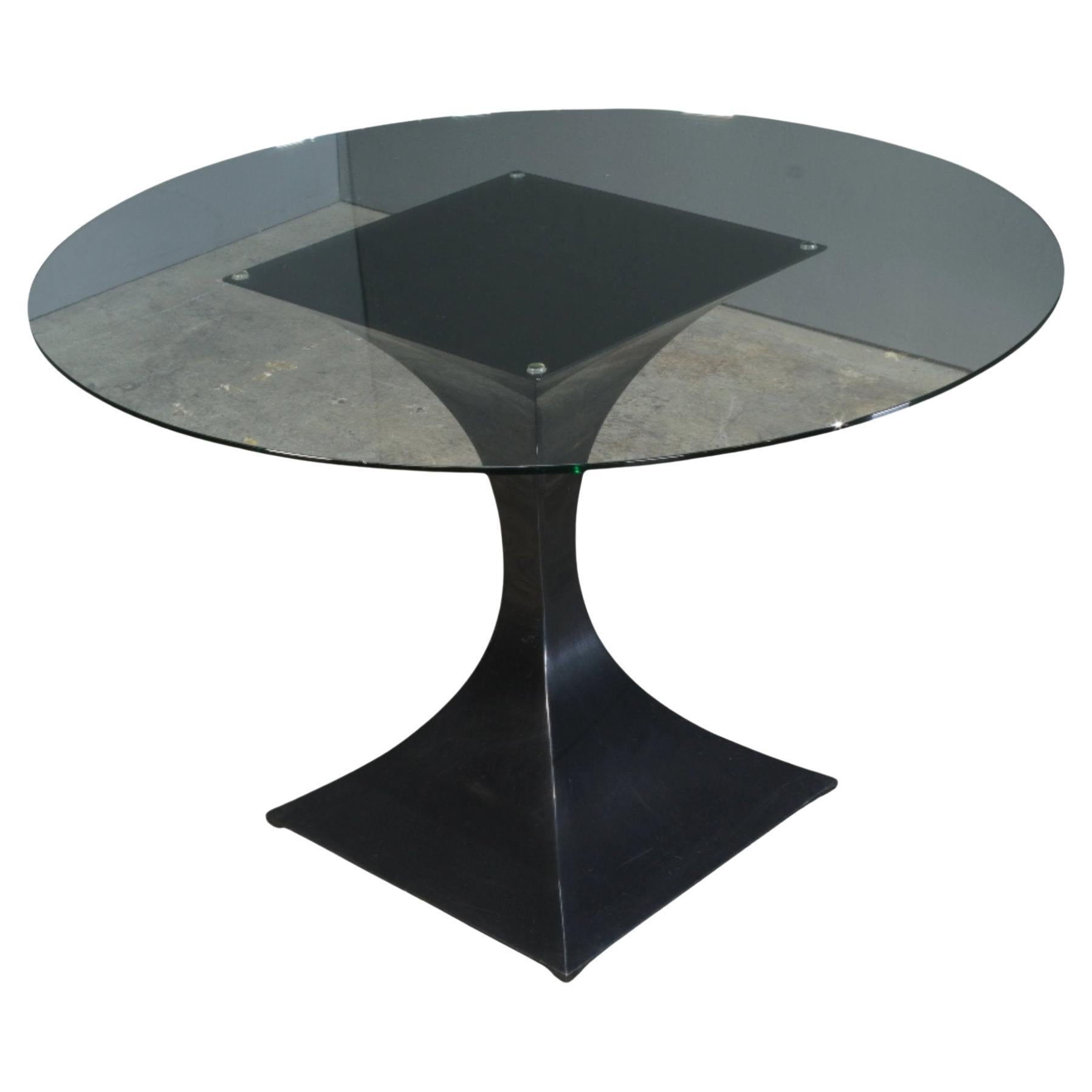 Table de salle à manger ronde Capricorn de Tom Faulkner