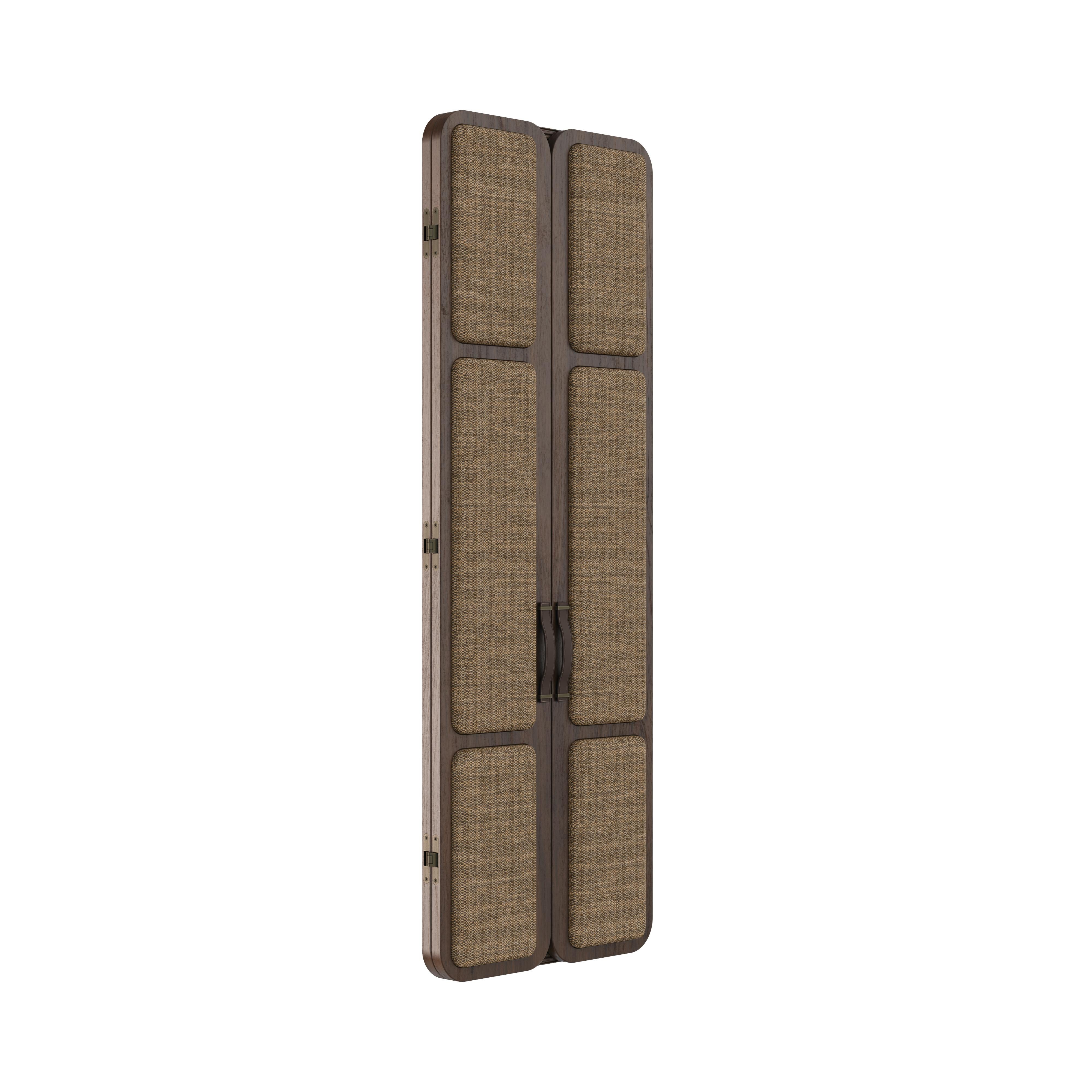 Tom Folding Mirror Nussbaum Holz Rattan Made in Portugal von Wood Tailors Club im Angebot 5