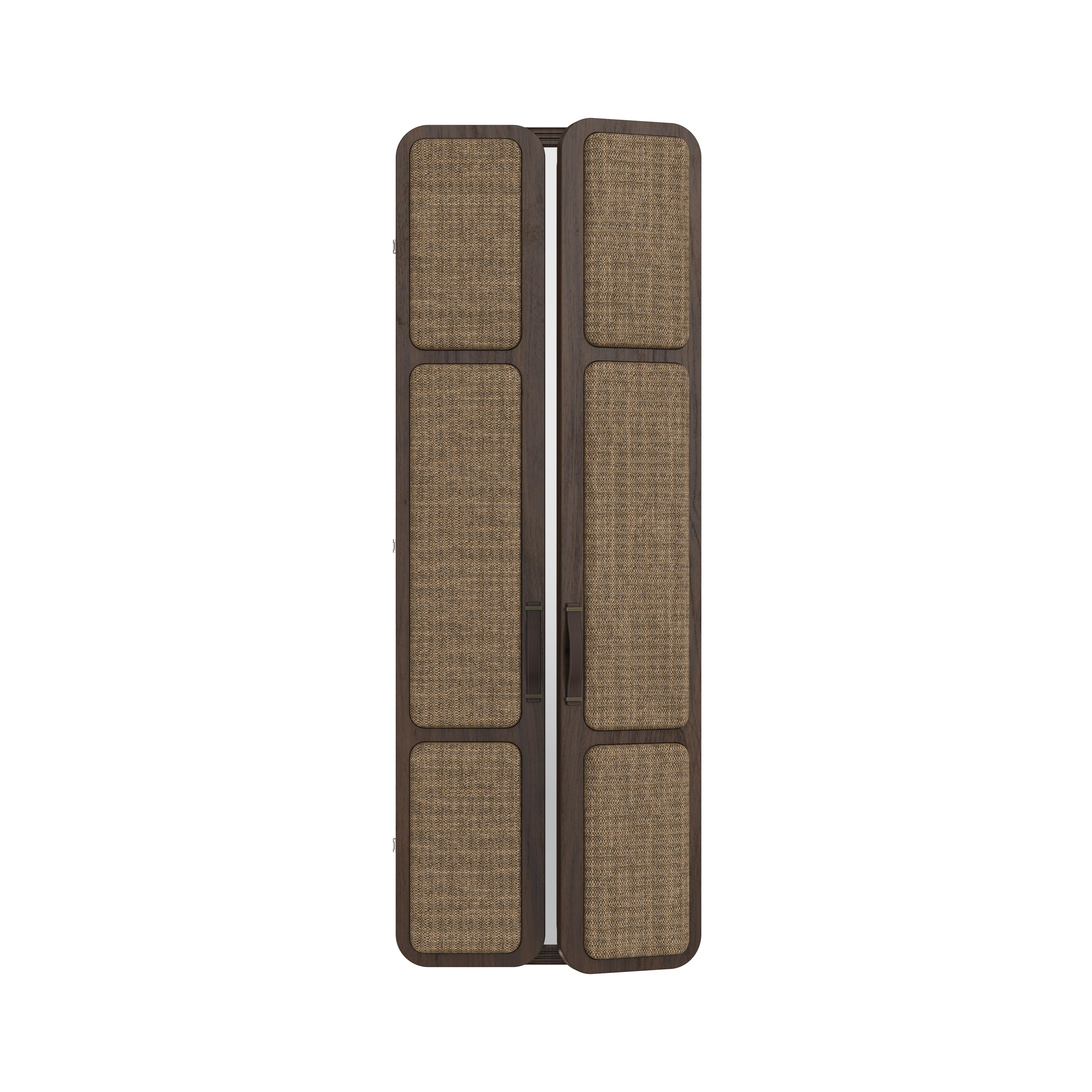 Tom Folding Mirror Nussbaum Holz Rattan Made in Portugal von Wood Tailors Club (21. Jahrhundert und zeitgenössisch) im Angebot
