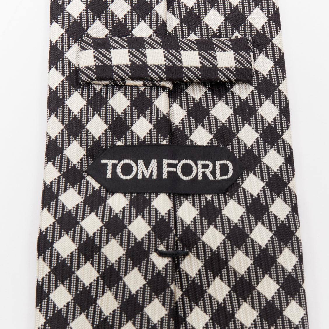 Cravate de robe TOM FORD 100 % soie à carreaux noirs et blancs Excellent état - En vente à Hong Kong, NT