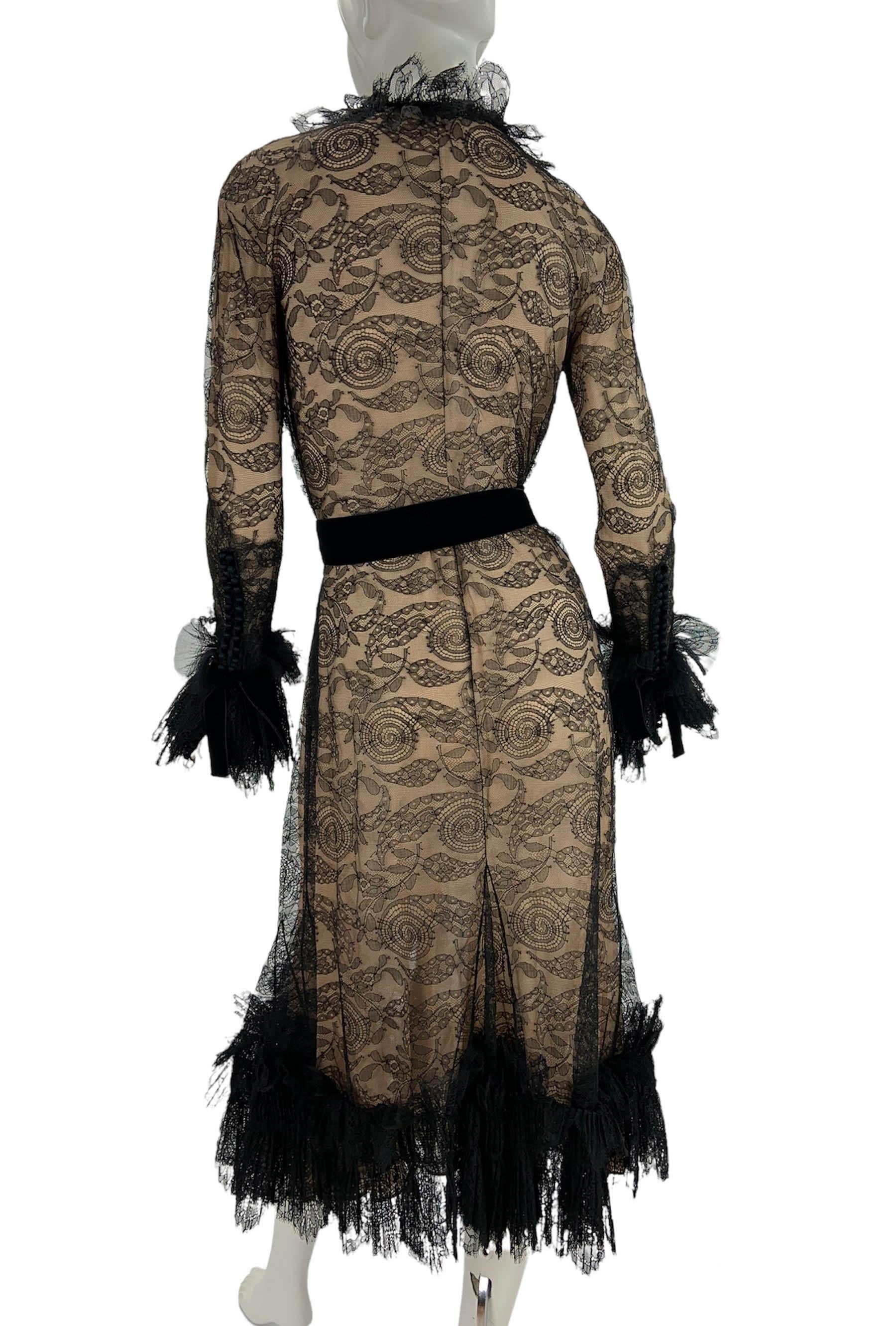 Tom Ford 1st Collection F/W 2011  Black Lace Velvet Sexy Wrap Dress Italian 40 For Sale 3