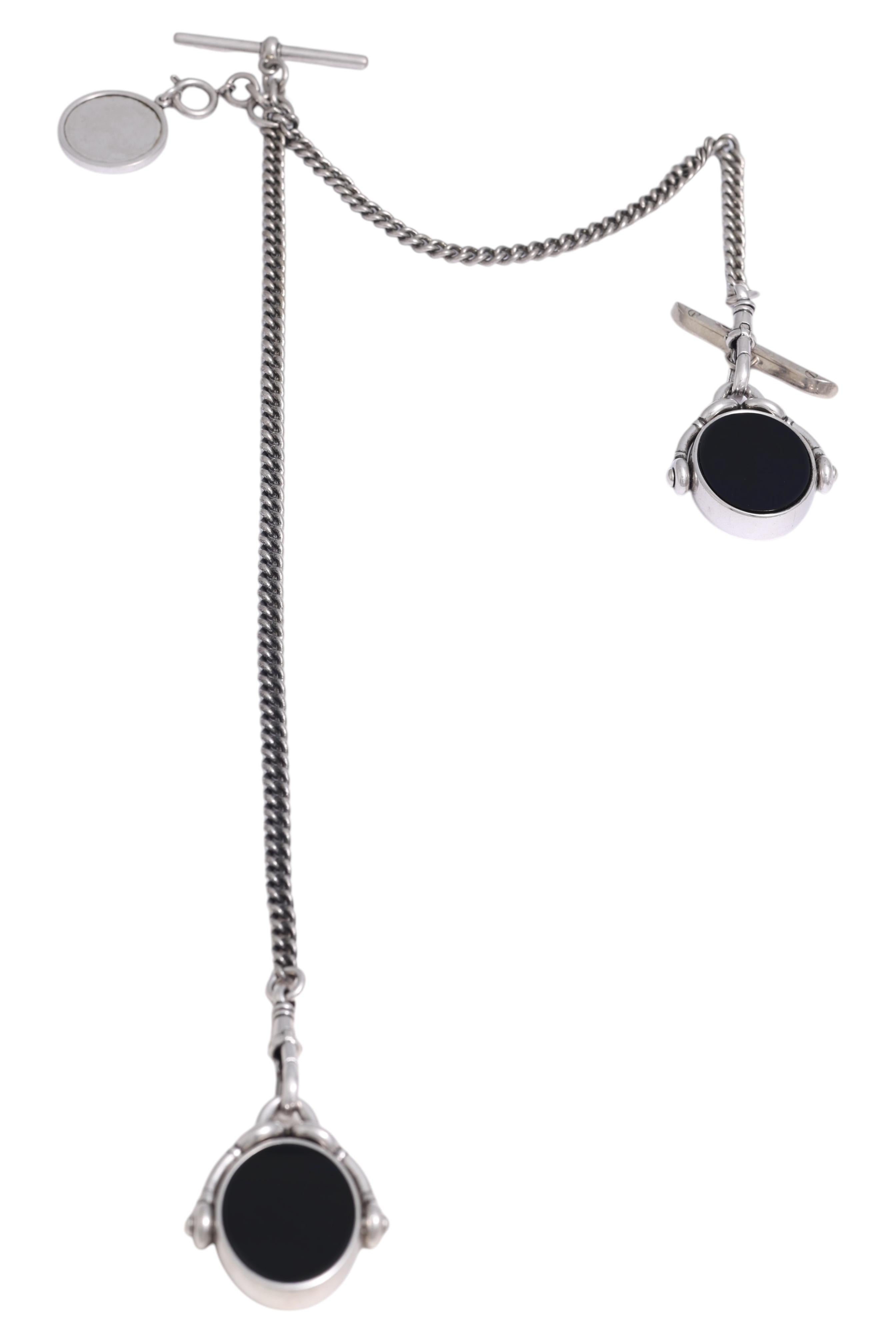 Tom Ford Apple Pocket Watch Chain, A must have

Tom Ford invents the Apple pocket watch
Designer customised his new gadget to make it chicer

Tom Ford has a knack for making things look chic - even the clunky Apple Watch, it turns out.

The designer