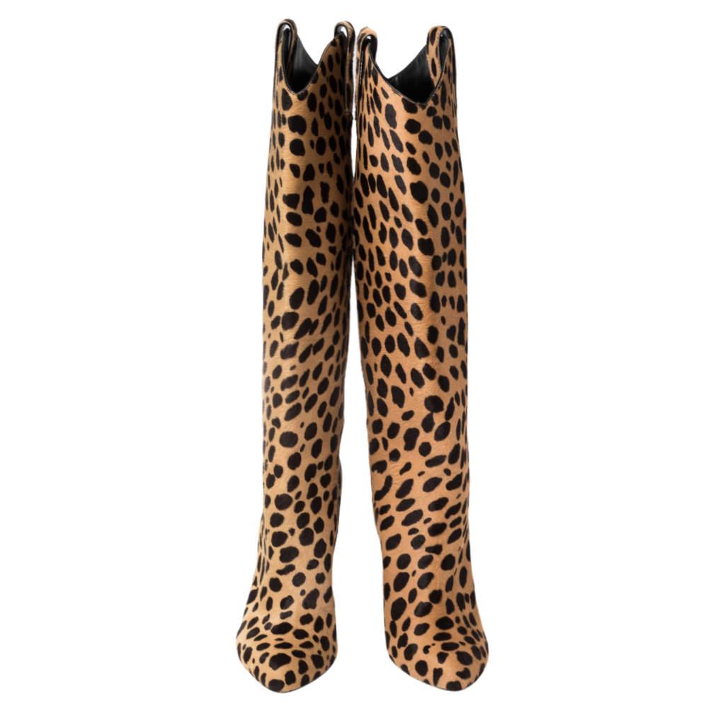 Tom Ford Beige/Brown Leopard Print Calf Hair Knee Length Boots Size 37 In Good Condition For Sale In Dubai, Al Qouz 2