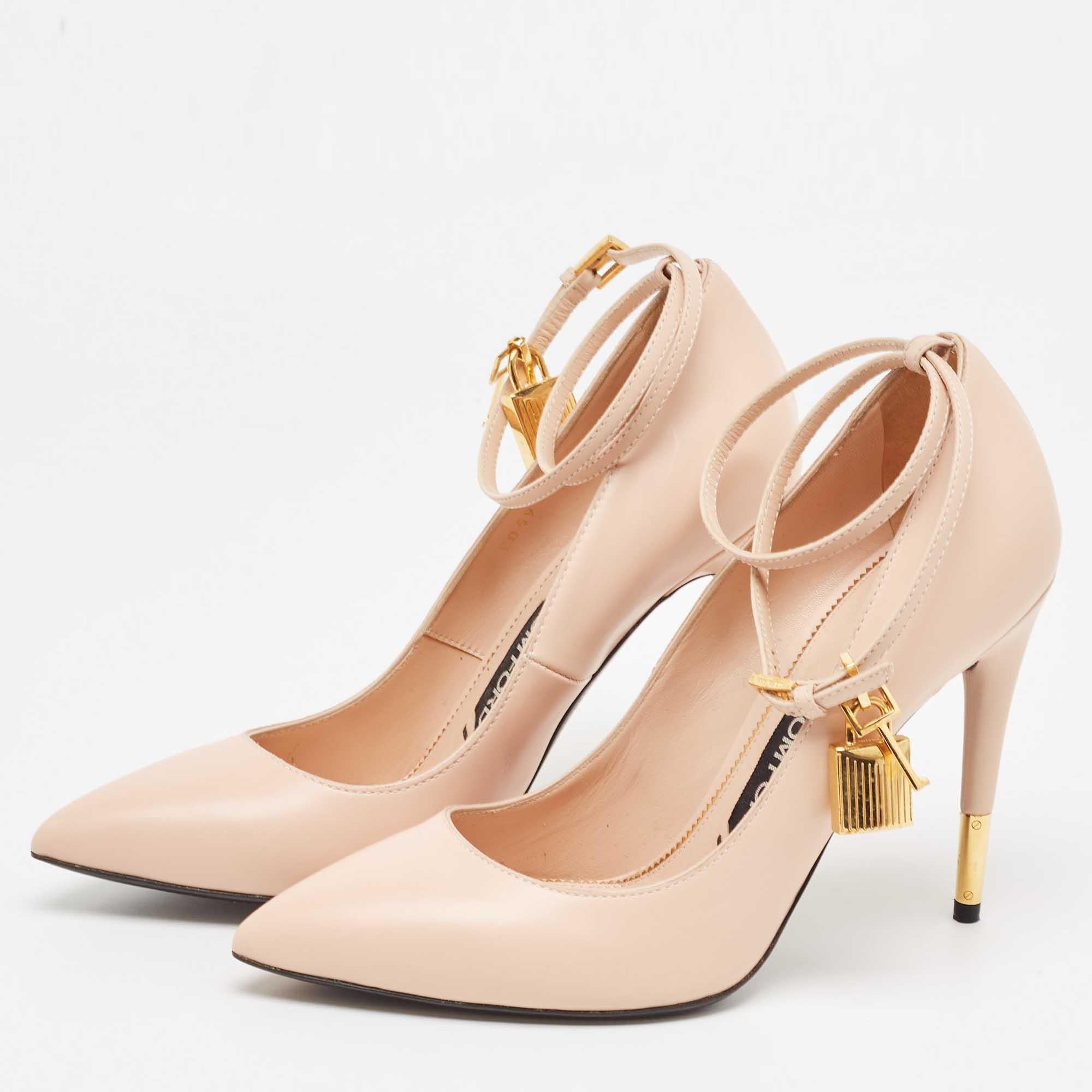 Tom Ford Beige Leather Padlock Pointed Toe Pumps Size 38.5 For Sale 2
