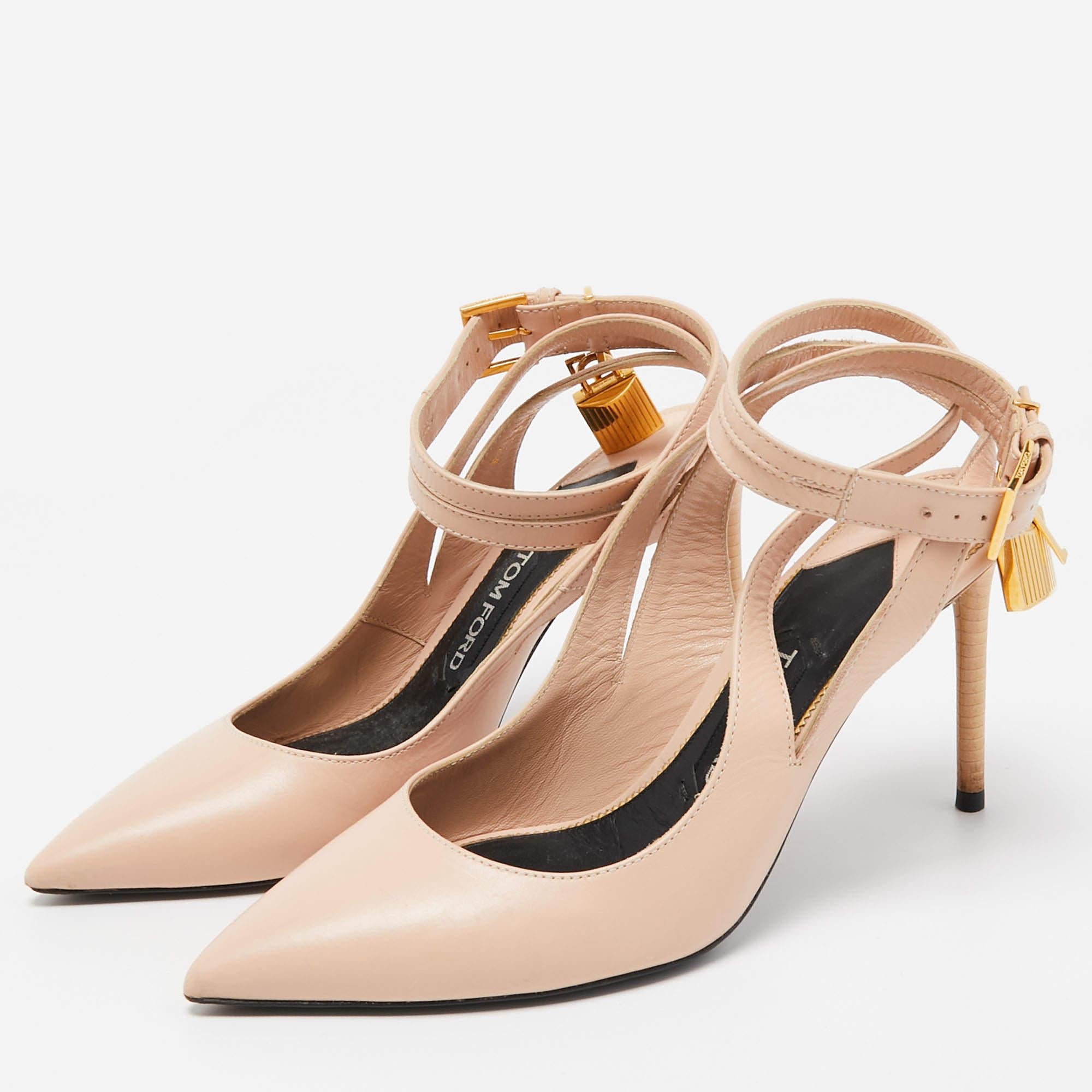 Tom Ford Beige Leather Padlock Pumps Size 39 For Sale 2
