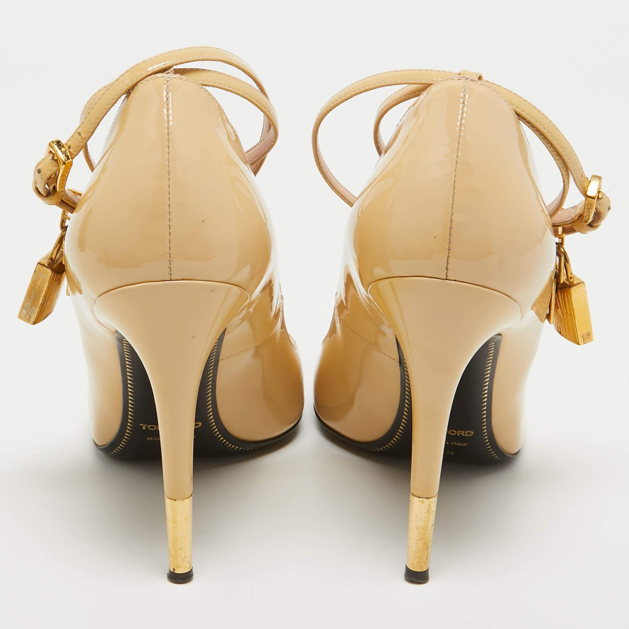 Tom Ford Beige Patent Leather Padlock Pumps Size 38.5 For Sale 4