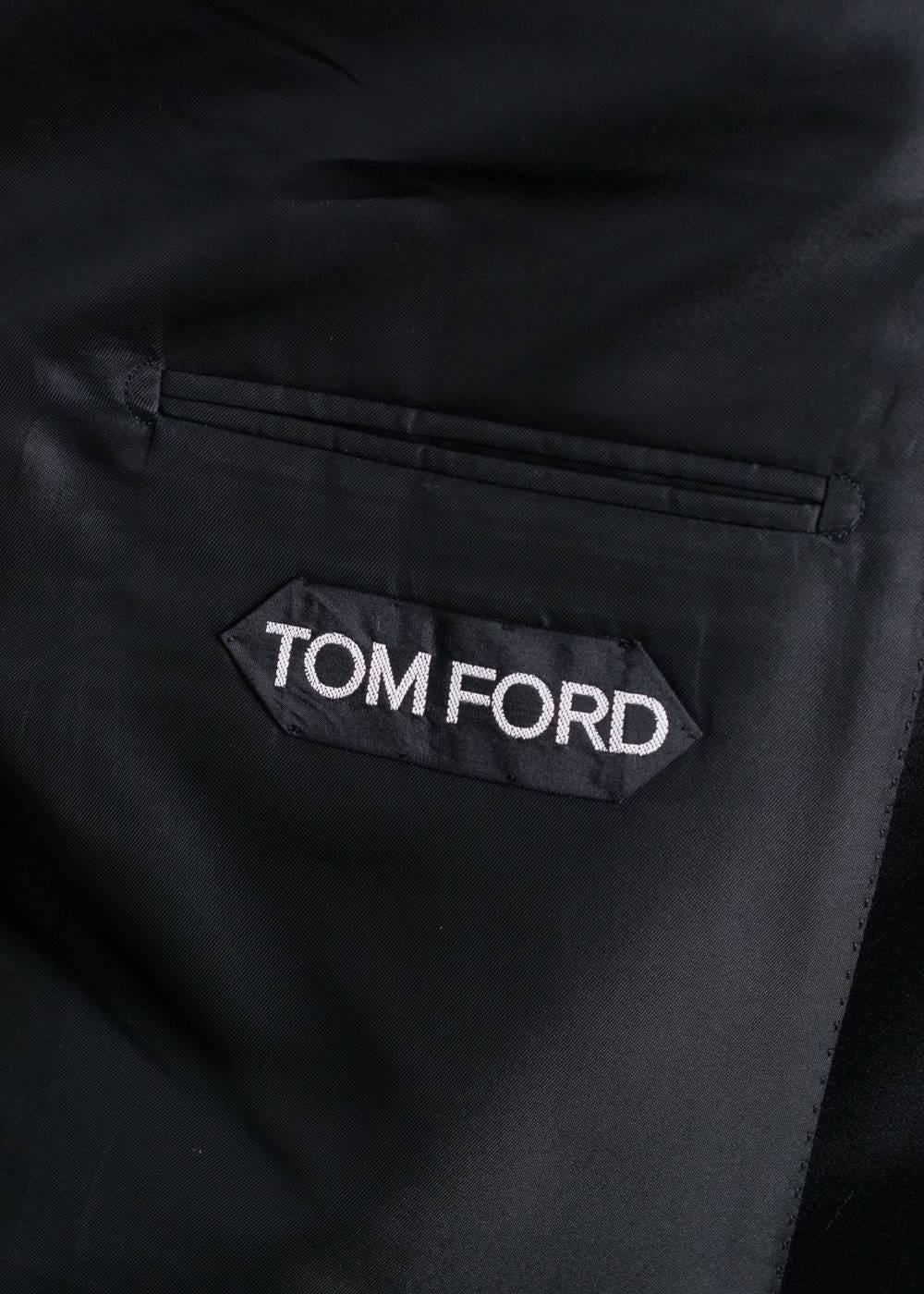 Brand New Tom Ford Windsor Tuxedo
Original Tags & Hanger Included
Retails In-Stores & Online for $5470
IT 58R / US 48 

A classic tuxedo, Tom Ford's 'Windsor' Base Tuxedo is crafted from a luxury twill fabric in rich black. This tuxedo boasts a