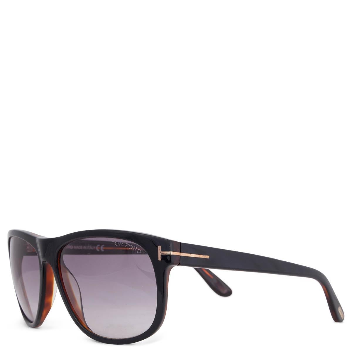 Lunettes de soleil Tom Ford Olivier 100% authentiques en acétate noir et marron avec des verres dégradés marron clair/gris. Ils ont été portés et sont en excellent état. Livré avec étui. 

Mesures
Modèle	TF236 05B
Largeur	14.5cm (5.7in)
Hauteur	5cm