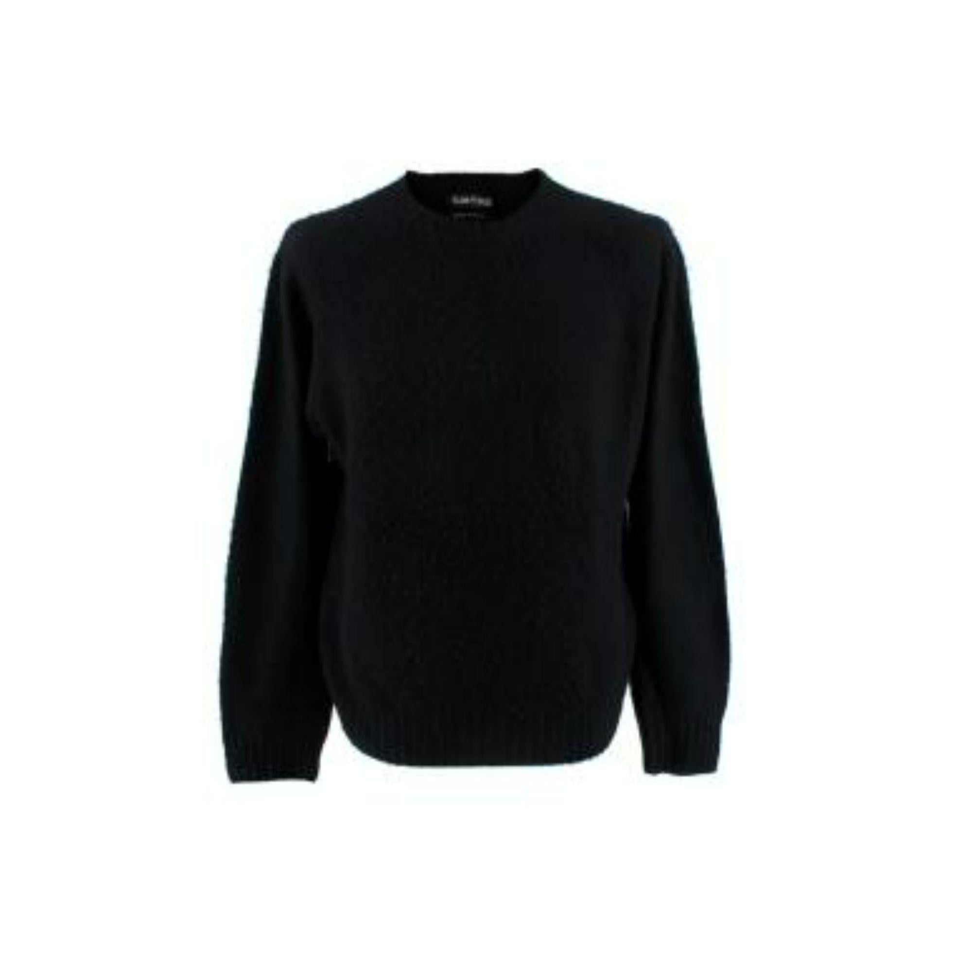 Tom Ford Black Sweater

- Round neckline
- Ribbed cuffs, neck, and waist
- Light construction

Material
100% Cashmere

Made in Great Britain

9.5/10 Excellent condition

PLEASE NOTE, THESE ITEMS ARE PRE-OWNED AND MAY SHOW SIGNS OF BEING STORED EVEN
