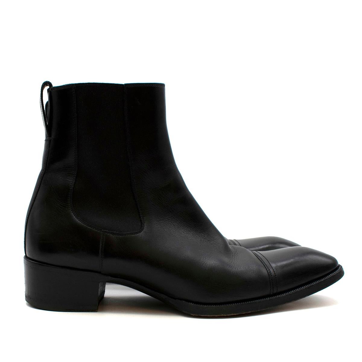 Tom Ford Black Gianni Leather Cap Toe Chelsea Boot

- Smooth, luxurious leather material
- Slip-on style
- Handmade and hand polished
- Leather toe cap detail
- Pull tabs
- Elastic gussets
- Classic, timeless design

Materials:
Main-