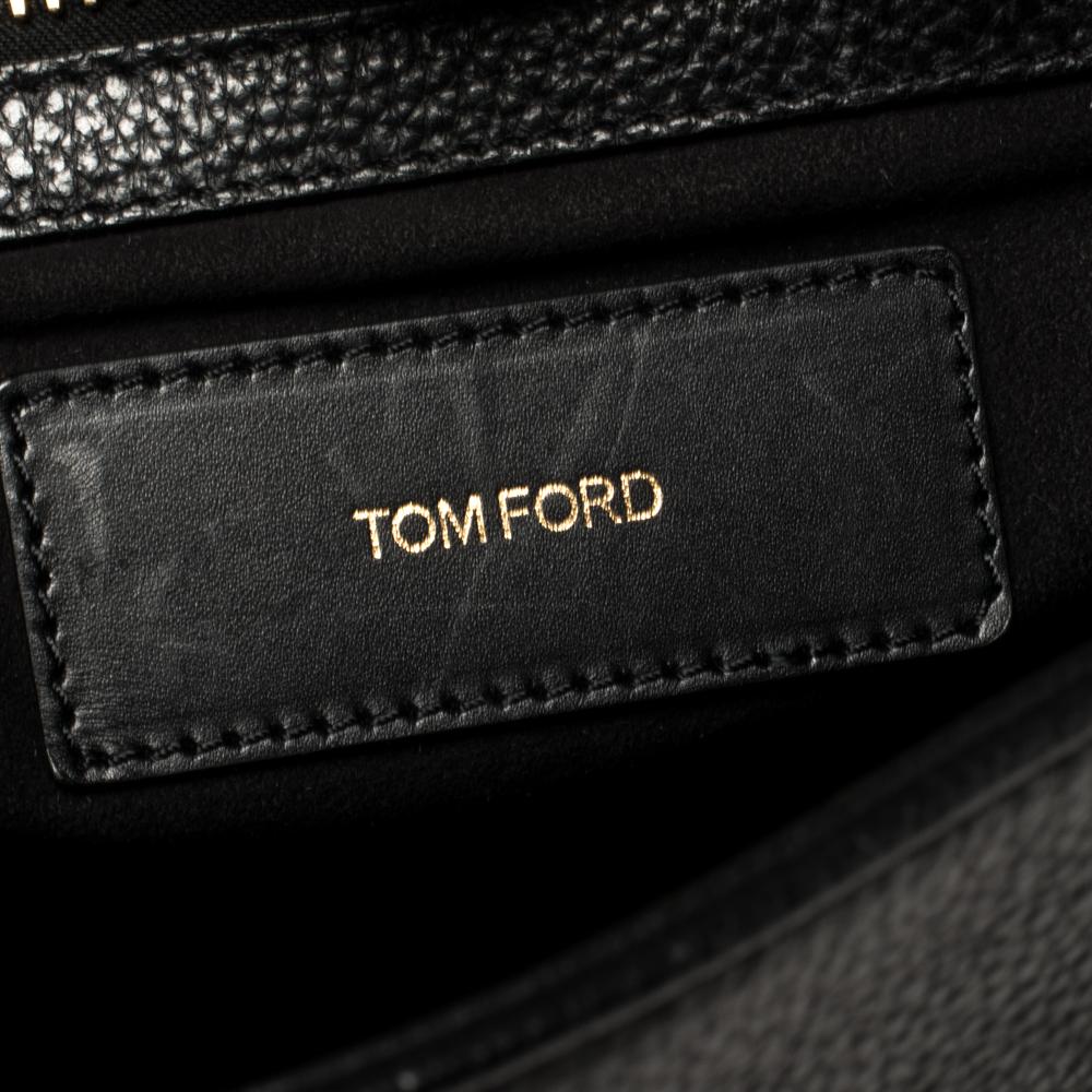 Tom Ford Black Grained Leather Buckley Flap Messenger Bag In Good Condition In Dubai, Al Qouz 2