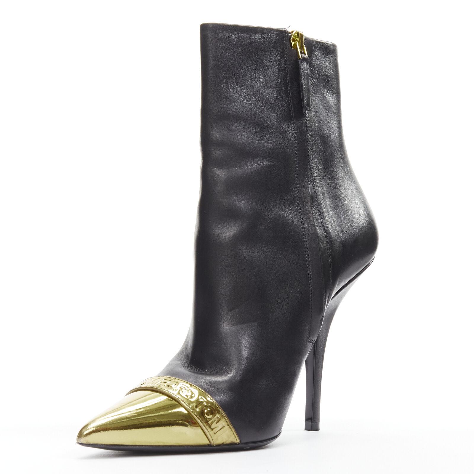 TOM FORD black leather gold toe cap logo stiletto heel ankle boots EU39 In Good Condition For Sale In Hong Kong, NT