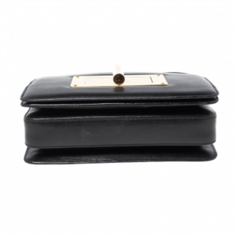 Tom Ford Borsa a spalla grande Natalia in pelle nera In condizioni buone in vendita a Dubai, Al Qouz 2