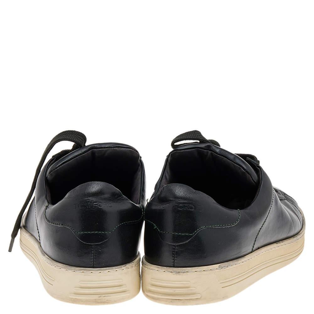 Tom Ford Black Leather Low Top Sneakers Size 42 In Fair Condition For Sale In Dubai, Al Qouz 2