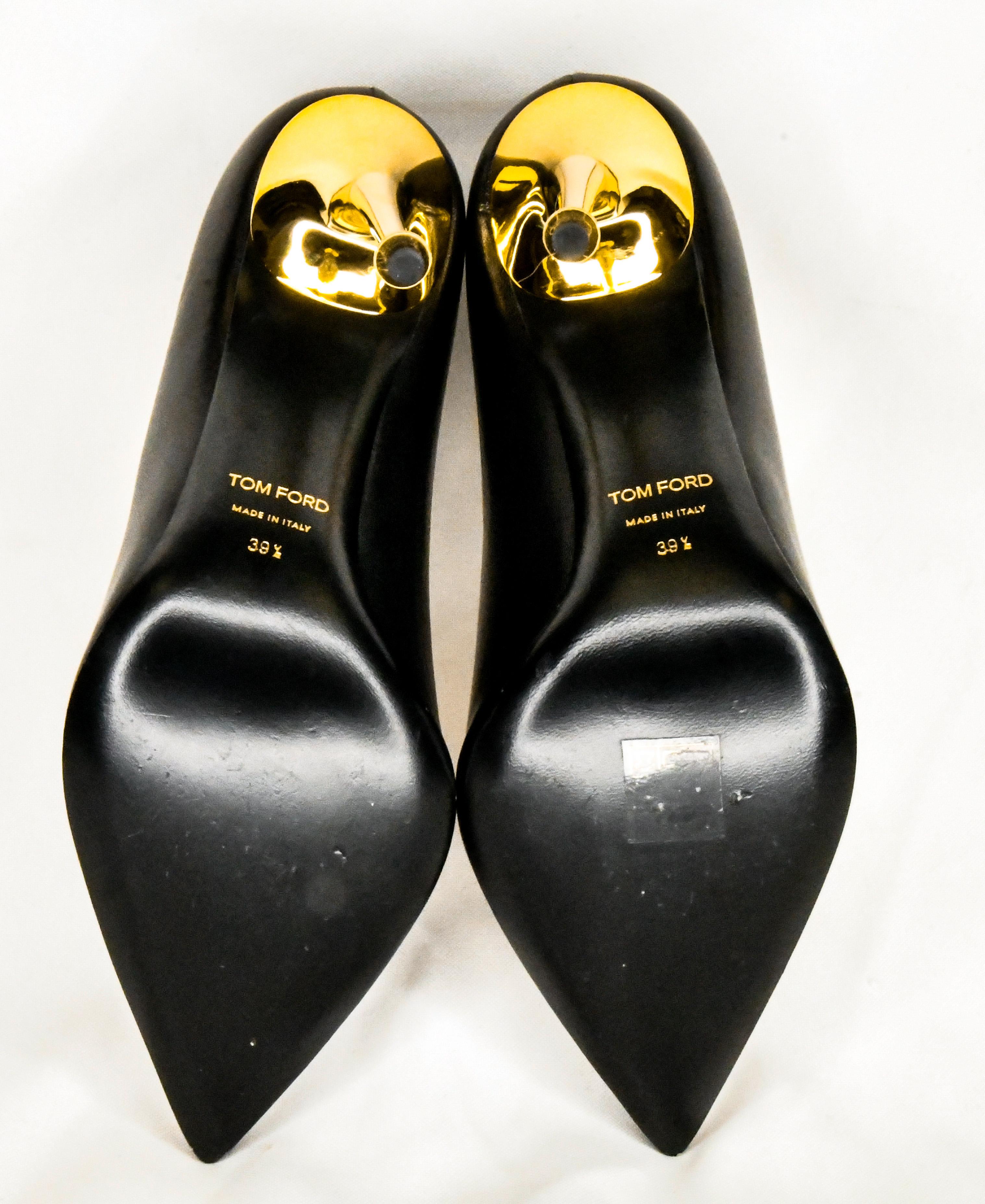 Tom Ford Black Leather Pumps With Gold Stiletto Heels  In Excellent Condition In Palm Beach, FL