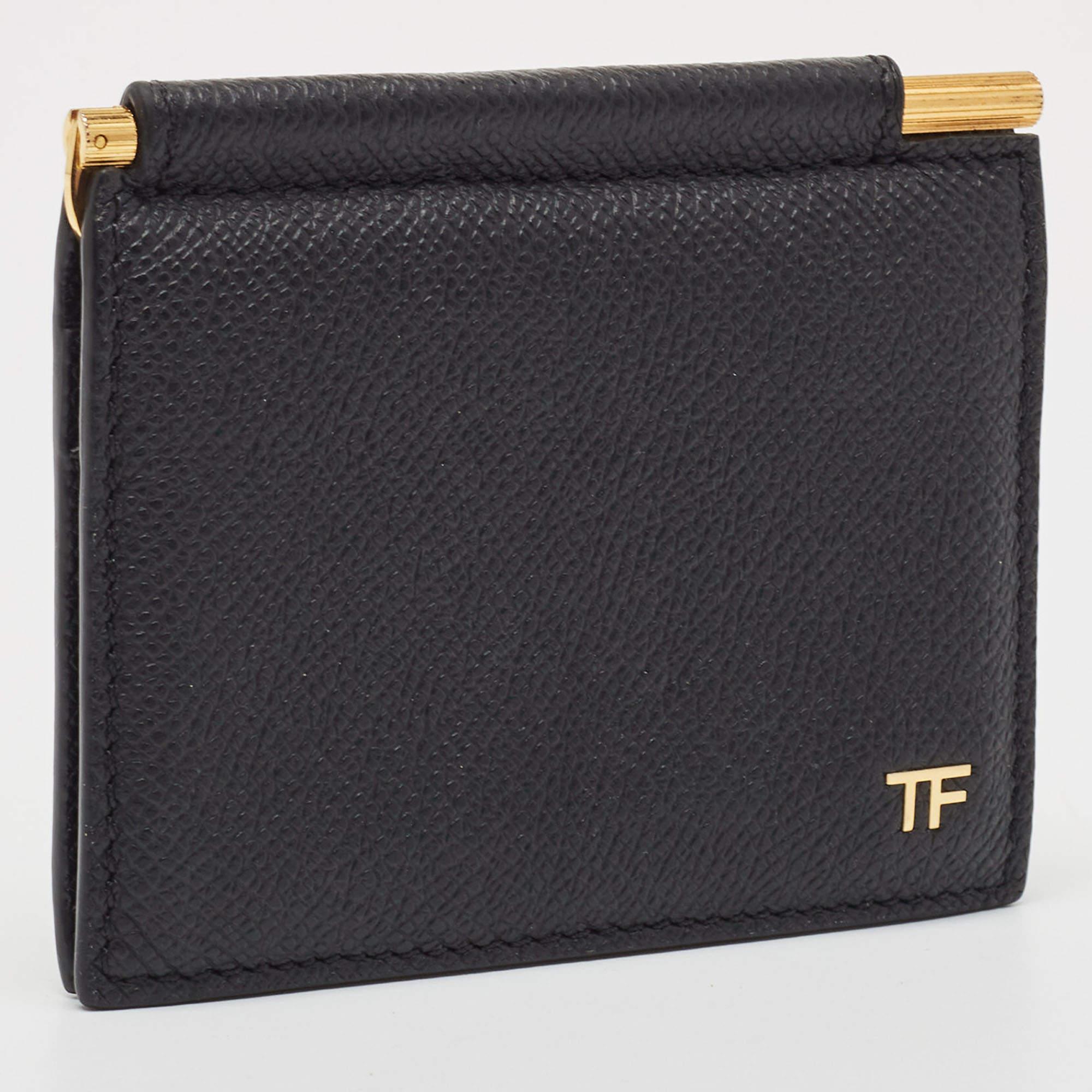 This Tom Ford money clip is carefully crafted to offer you a luxurious accessory you will cherish. It is marked by high quality and enduring appeal. Invest in it today!

