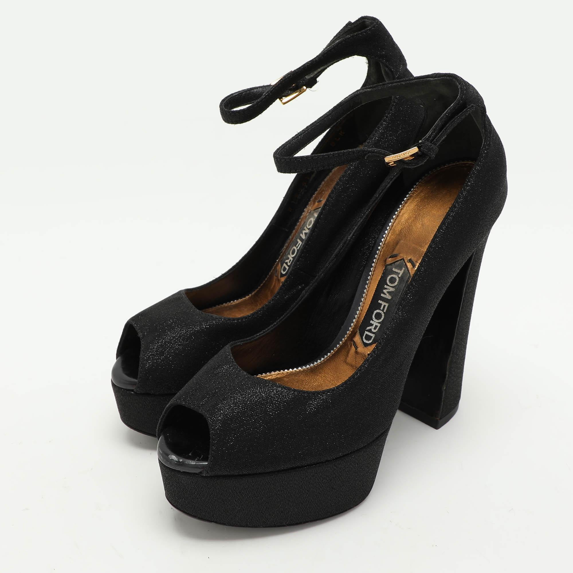 Exhibit an elegant style with this pair of pumps. These elegant shoes are crafted from quality materials. They are set on durable soles and sleek heels.