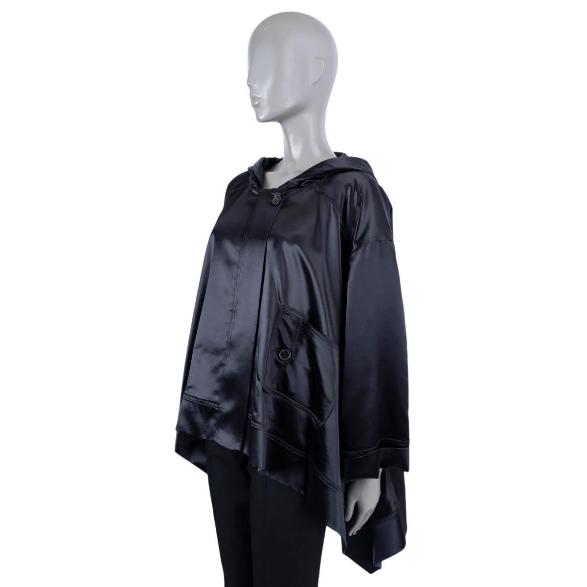 TOM FORD black OVERSIZED SATIN CAPE Coat Jacket S In Excellent Condition For Sale In Zürich, CH