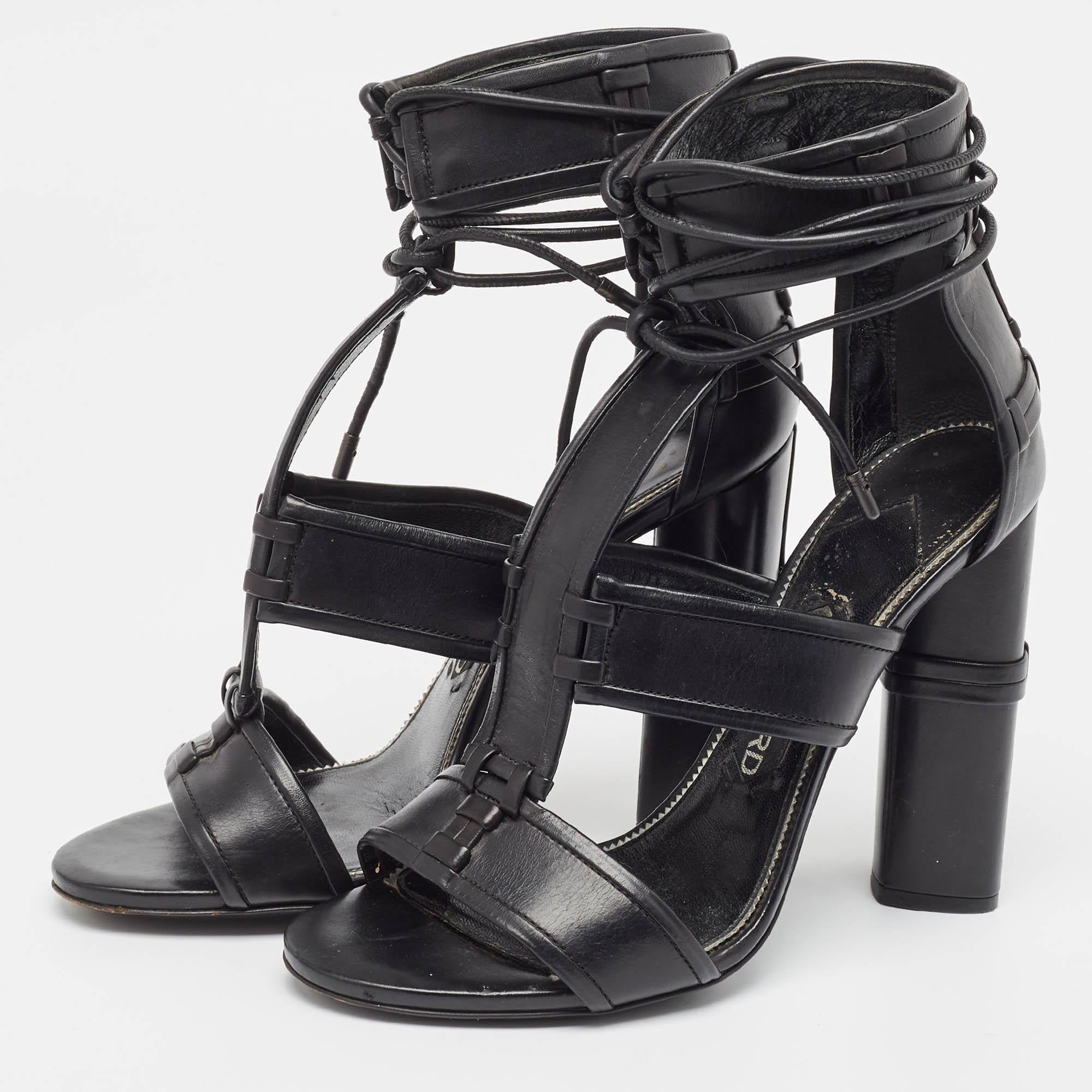 Wear these designer sandals to spruce up any outfit. They are versatile, chic, and can be easily styled. Made using quality materials, these sandals are well-built and long-lasting.