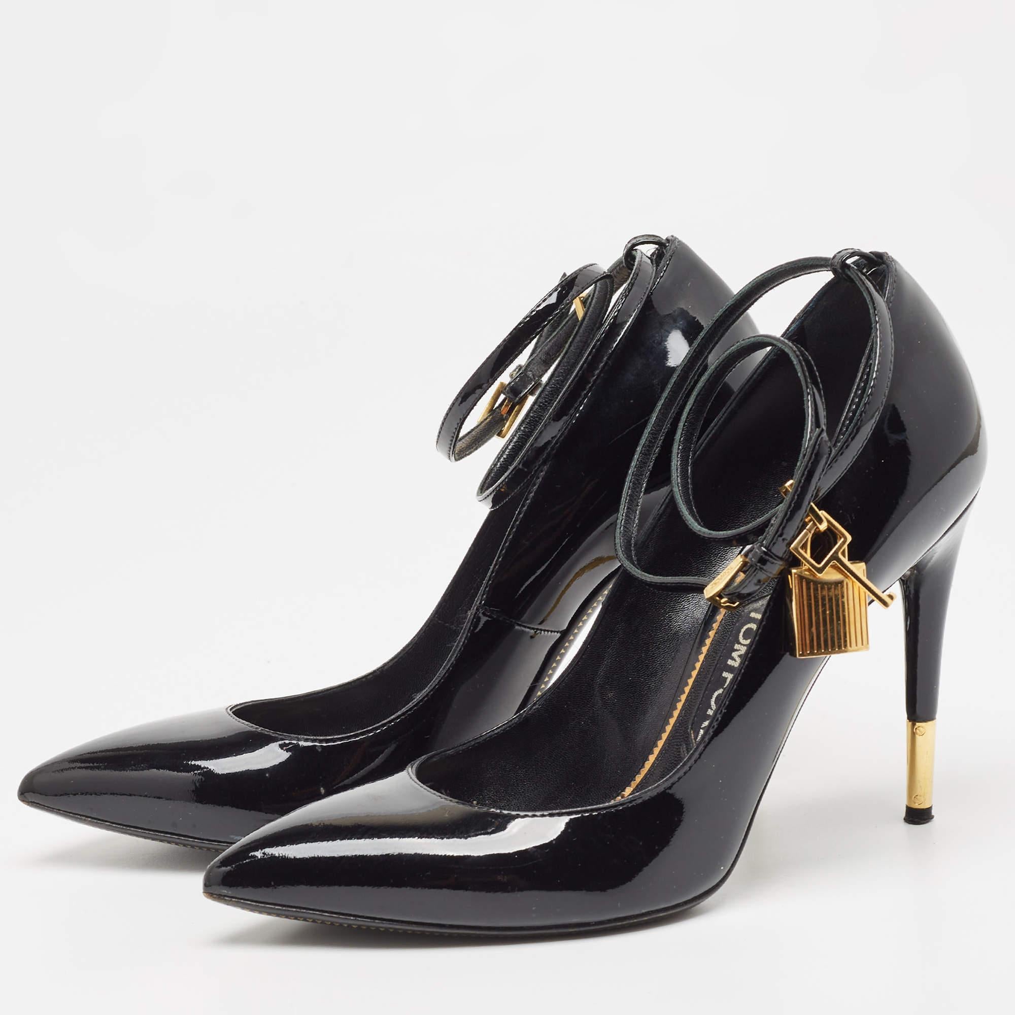Tom Ford Black Patent Leather Padlock Ankle Wrap Pumps Size 39 In Good Condition For Sale In Dubai, Al Qouz 2