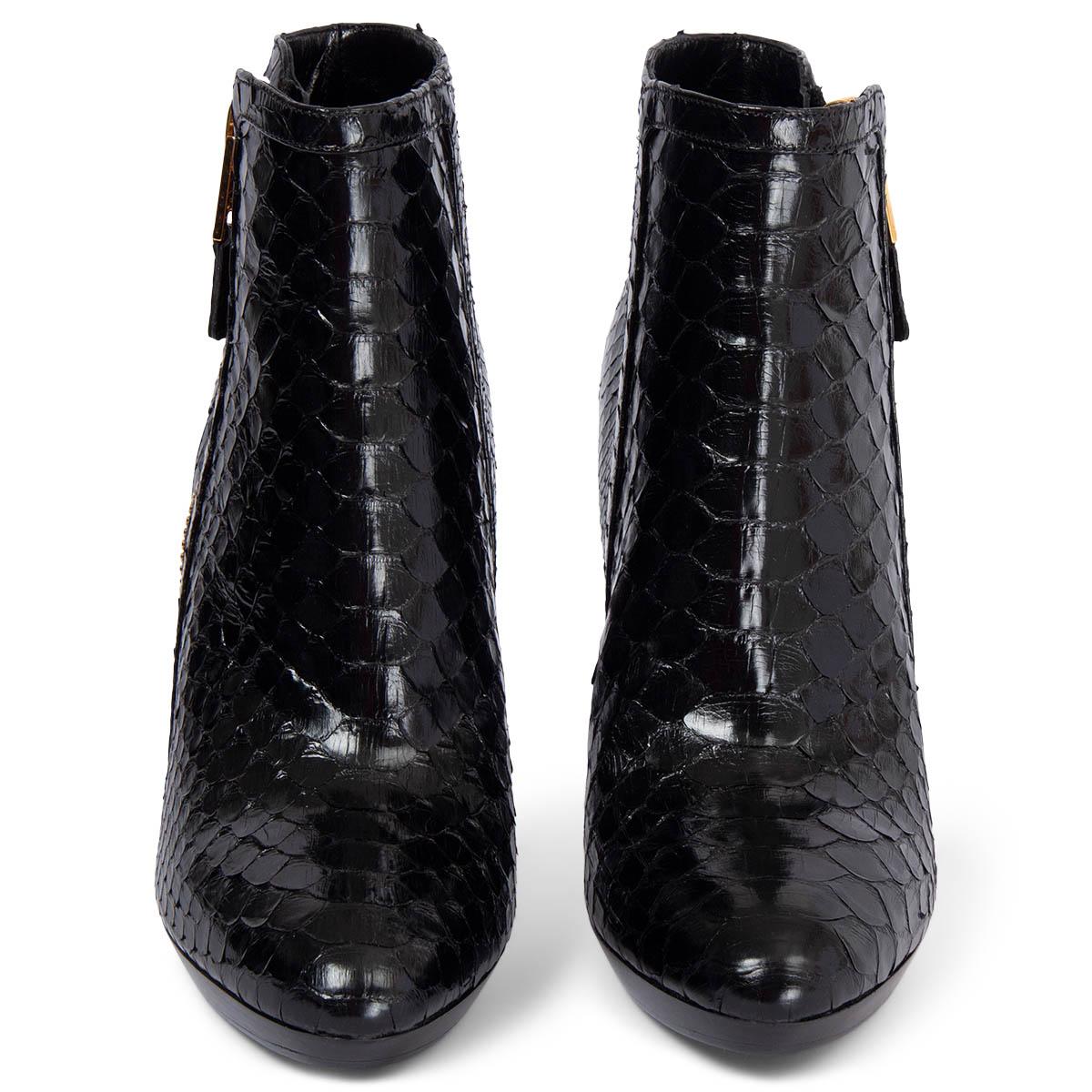 100% authentic Tom Ford ankle-boots in black glossy python leather featuring chunky gold-tone metal zipper. Have been worn once and are in virtually new condition. 

Measurements
Model	W05877
Imprinted Size	40
Inside Sole	27cm (10.5in)
Width	7.5cm