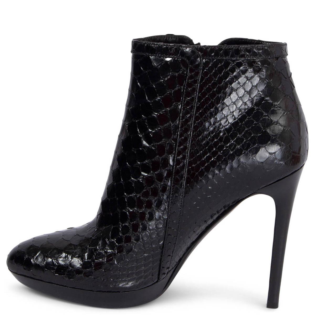 TOM FORD black PYTHON Ankle Boots Shoes 40 In Excellent Condition For Sale In Zürich, CH