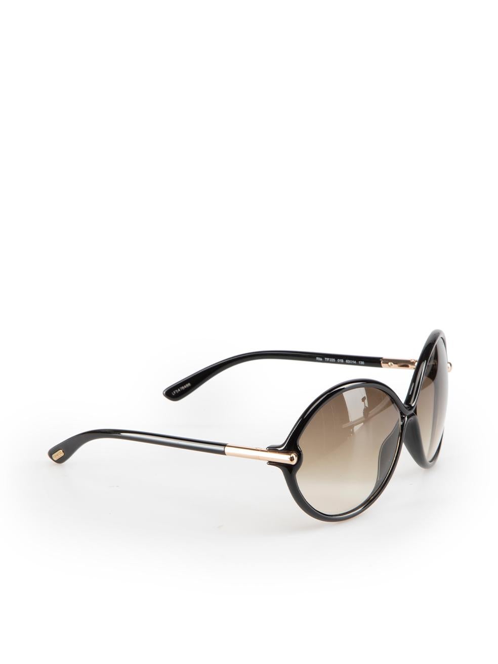 CONDITION is Very good. Hardly any visible wear to sunglasses is evident on this used Tom Ford designer resale item.

Details
Rita
Black
Plastic
Sunglasses
Round
Gradient lens
Oversized
 
Made in Italy 

Composition
EXTERIOR: Plastic

Size &
