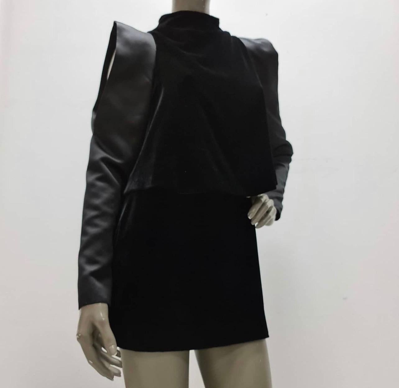 Tom Ford Black Velvet Mini Dress  In Excellent Condition In Krakow, PL