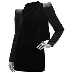 Mini abito in velluto nero di Tom Ford