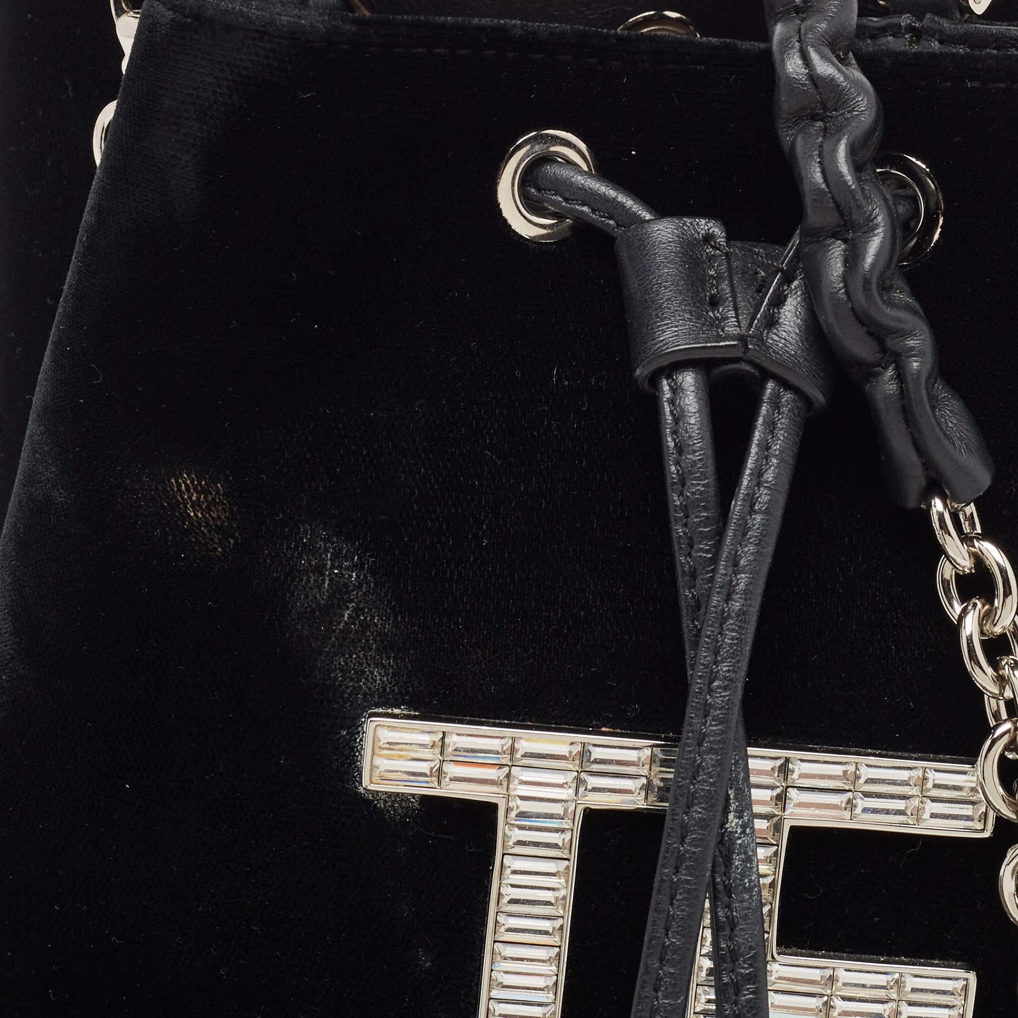 Tom Ford Velvet noir Mini TF Crystals Bucket Bag en vente 6
