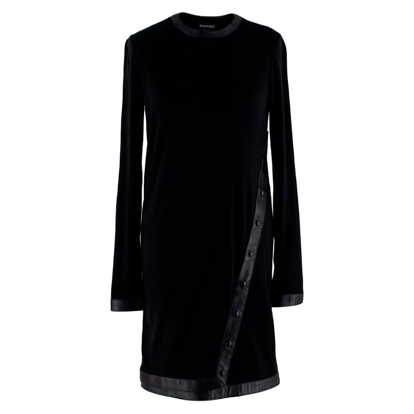 Tom Ford - Mini robe noire en jersey de laine mélangé bordée de cuir - Taille US 2 en vente