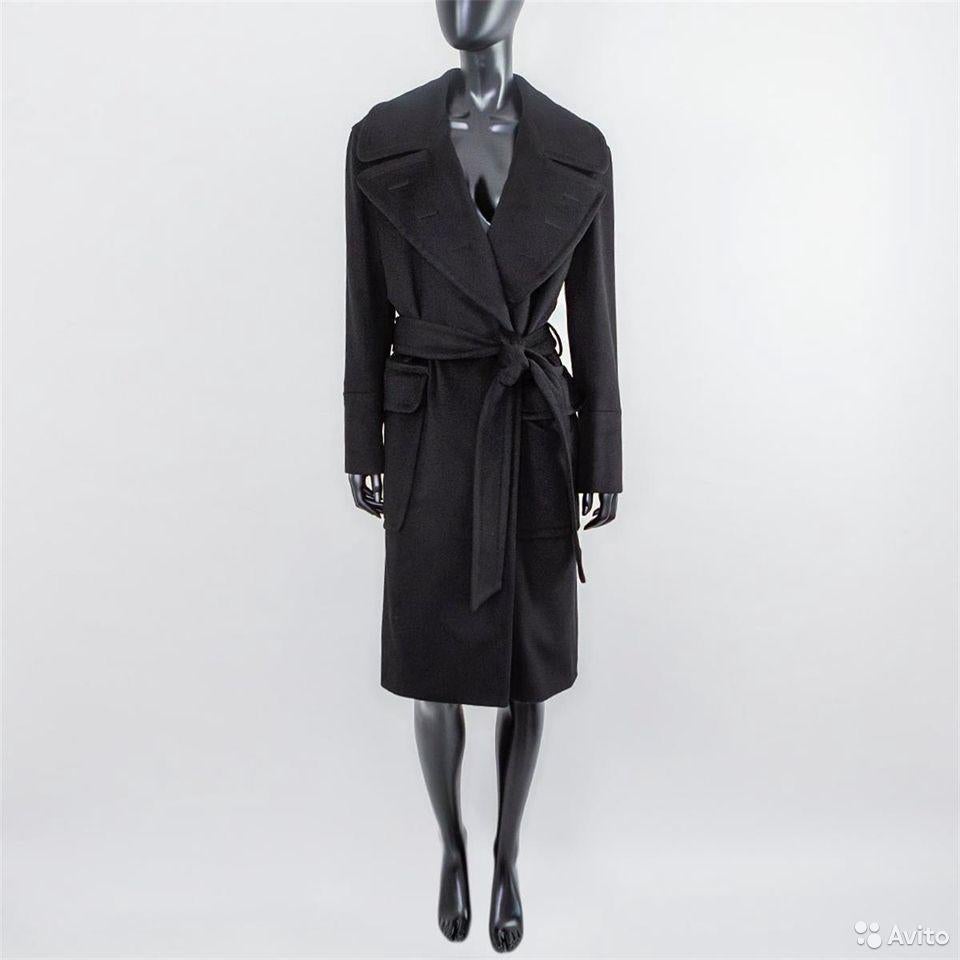 TOM FORD BLACK WOOL COAT with BELT size 42 - 6/8 In Excellent Condition In Montgomery, TX