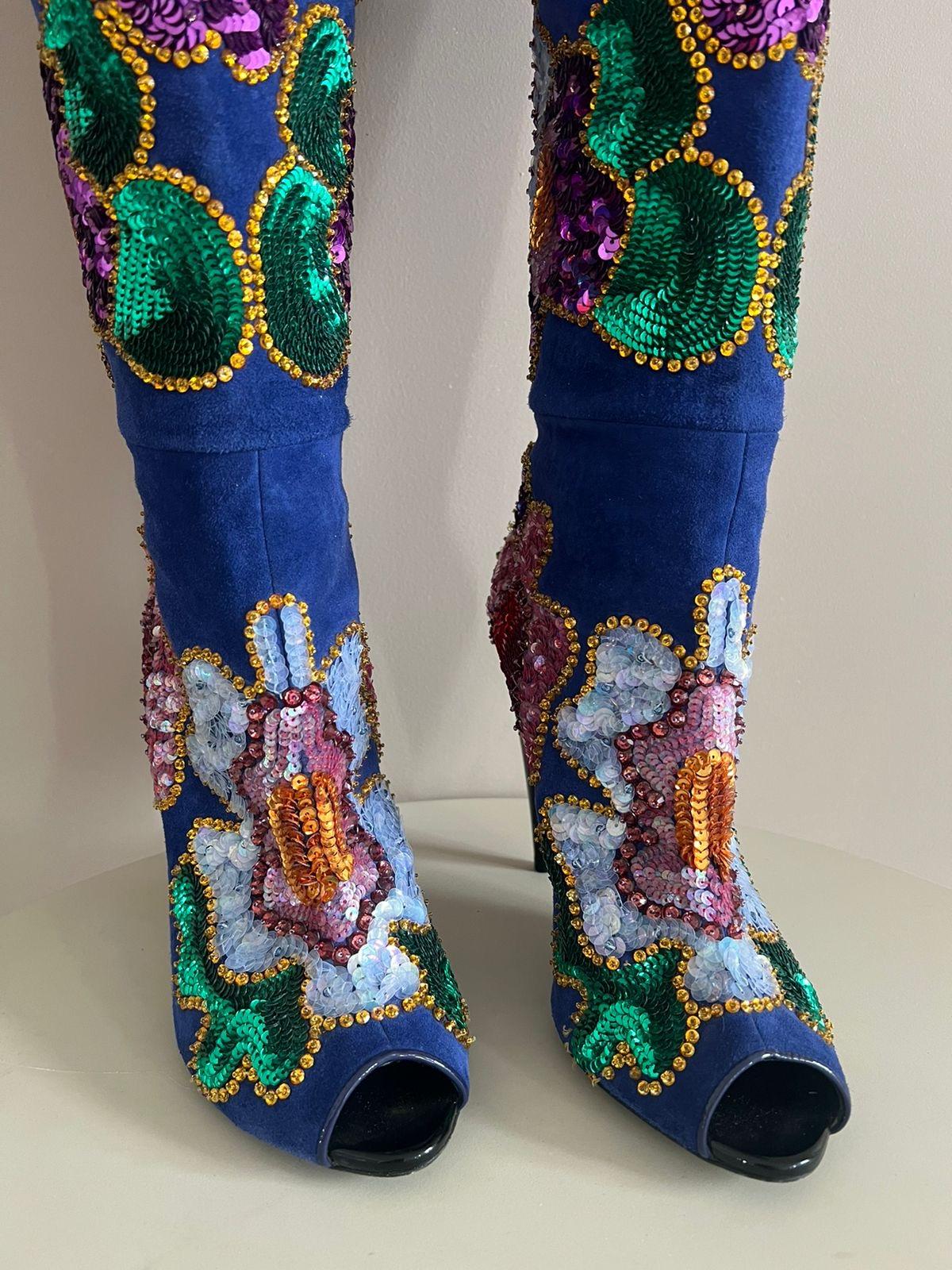 Tom Ford - Cuissardes en daim bleu à fleurs pailletées en vente 6