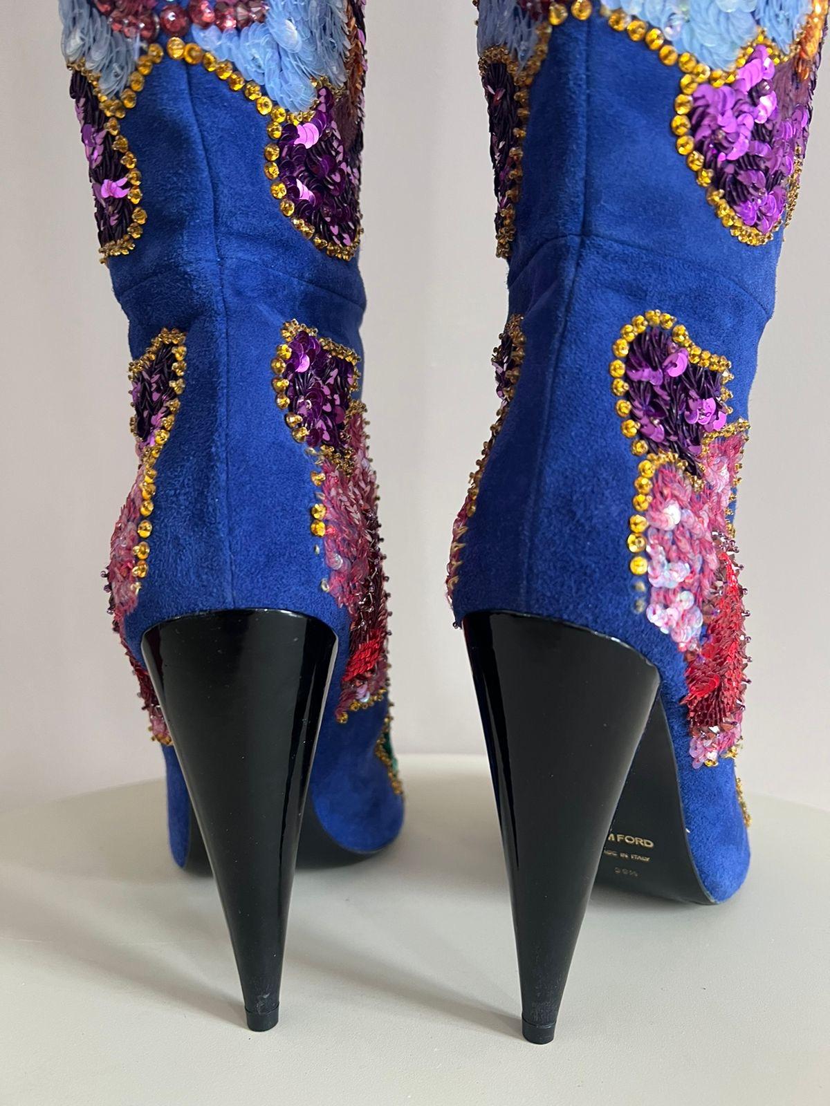 Tom Ford - Cuissardes en daim bleu à fleurs pailletées en vente 7