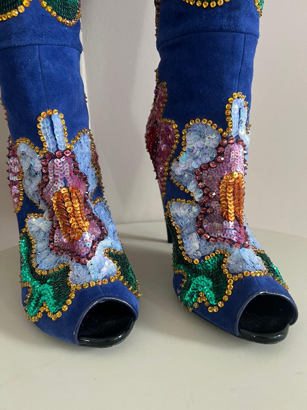 Tom Ford - Cuissardes en daim bleu à fleurs pailletées Excellent état - En vente à New York, NY