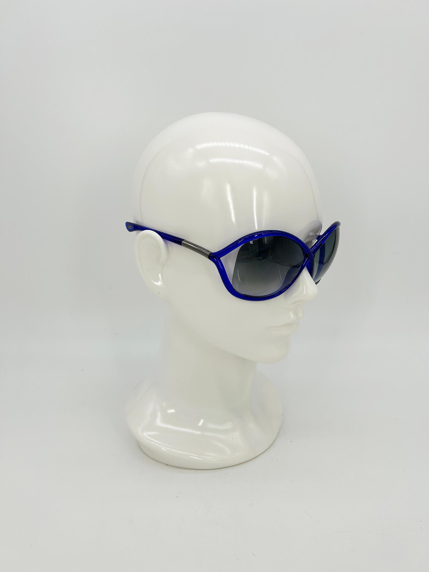 Occhiali da sole Tom Ford con montatura blu e lenti sfumate Whitney In condizioni ottime in vendita a Philadelphia, PA