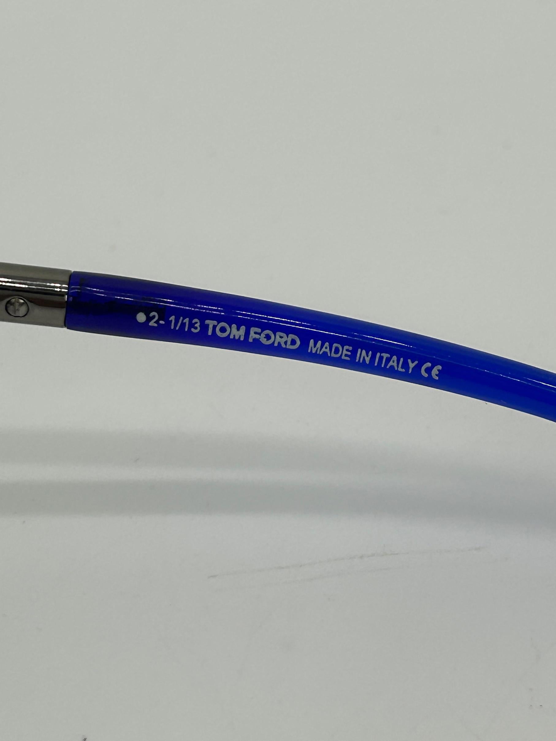 Occhiali da sole Tom Ford con montatura blu e lenti sfumate Whitney in vendita 3