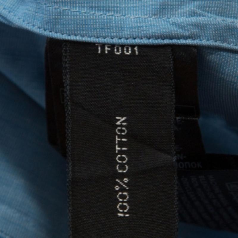 Tom Ford Camicia in cotone blu a punta di spillo dal taglio classico XL In condizioni buone in vendita a Dubai, Al Qouz 2