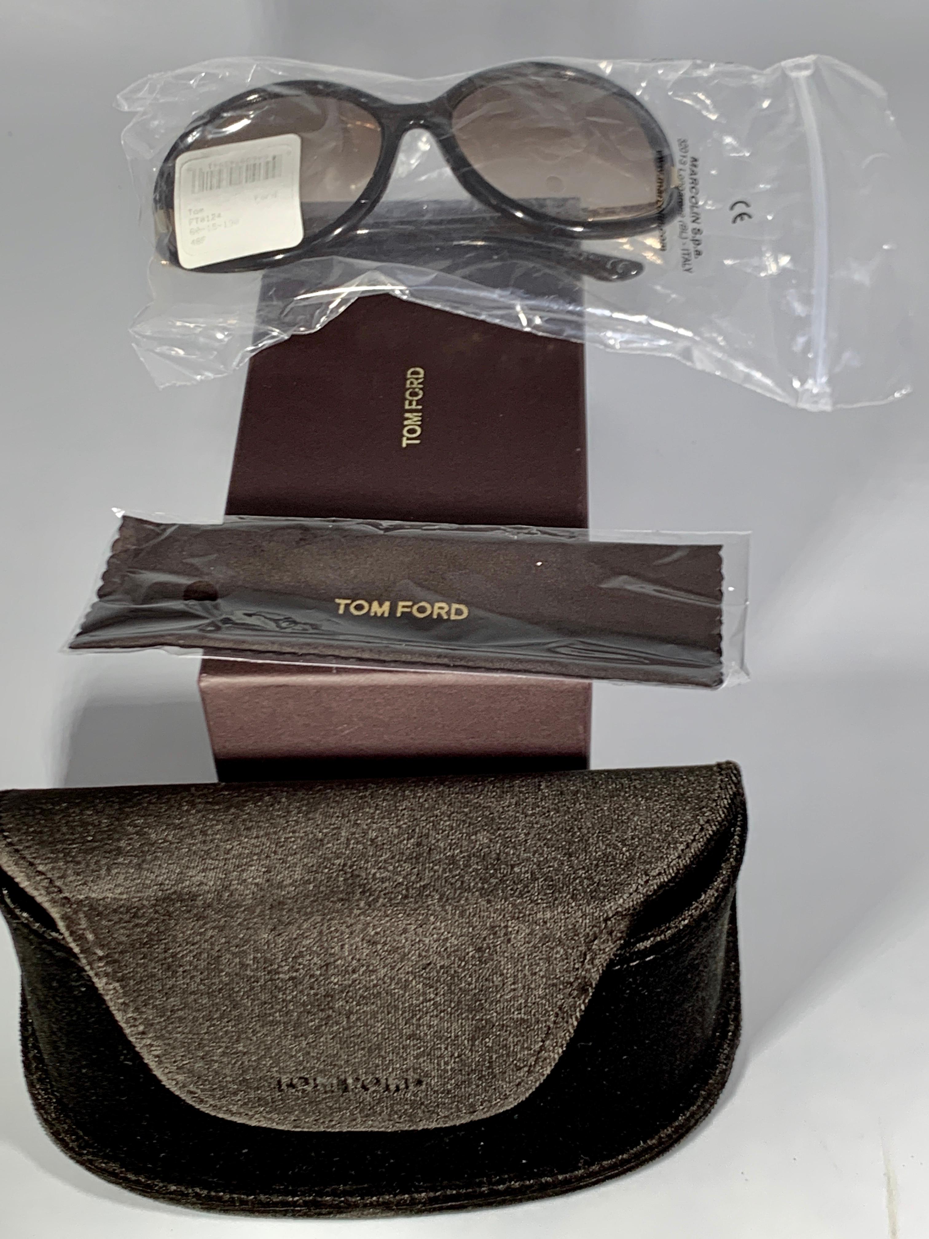 Tom Ford Brand New  FT 0124 60-15-130 48F Brown Women Sunglasses, Made in Italy In New Condition In New York, NY