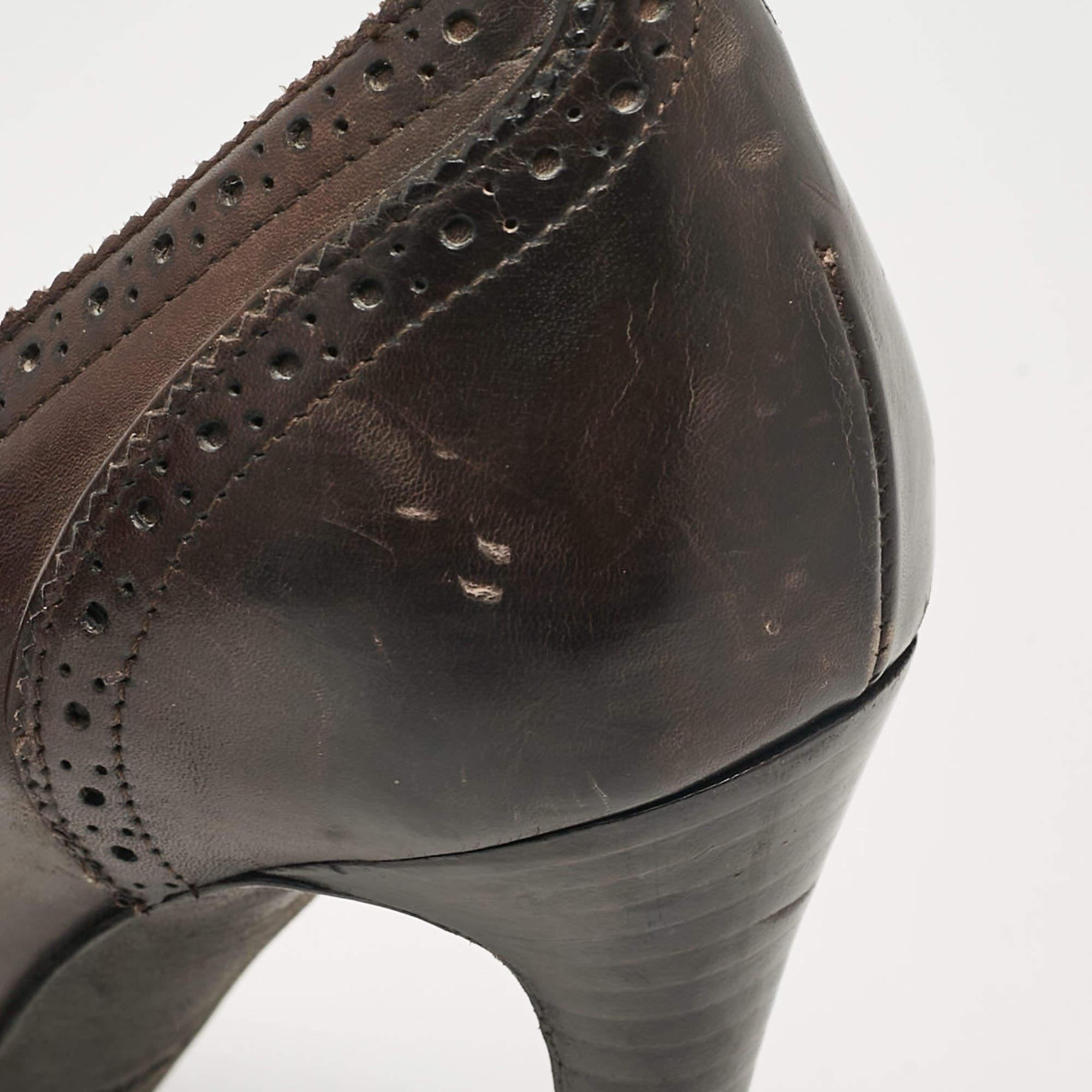Tom Ford Leather Brown Bow Pointed Toe Pumps Size 37 (escarpins à bout pointu avec nœud en cuir) en vente 3