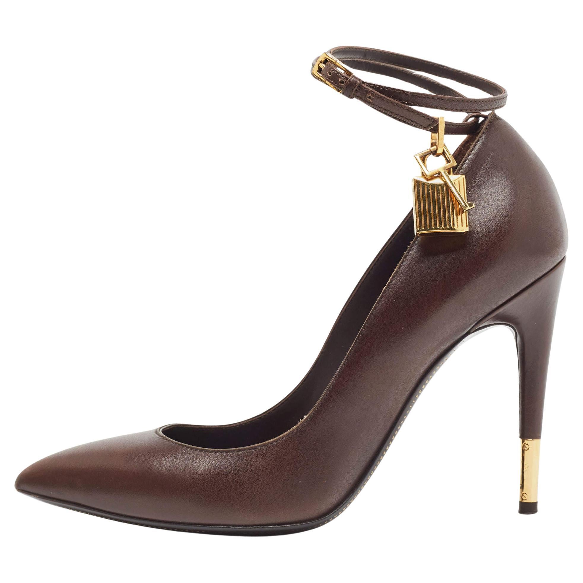 Tom Ford Brown Leather Padlock Ankle Wrap Pumps Size 39 For Sale