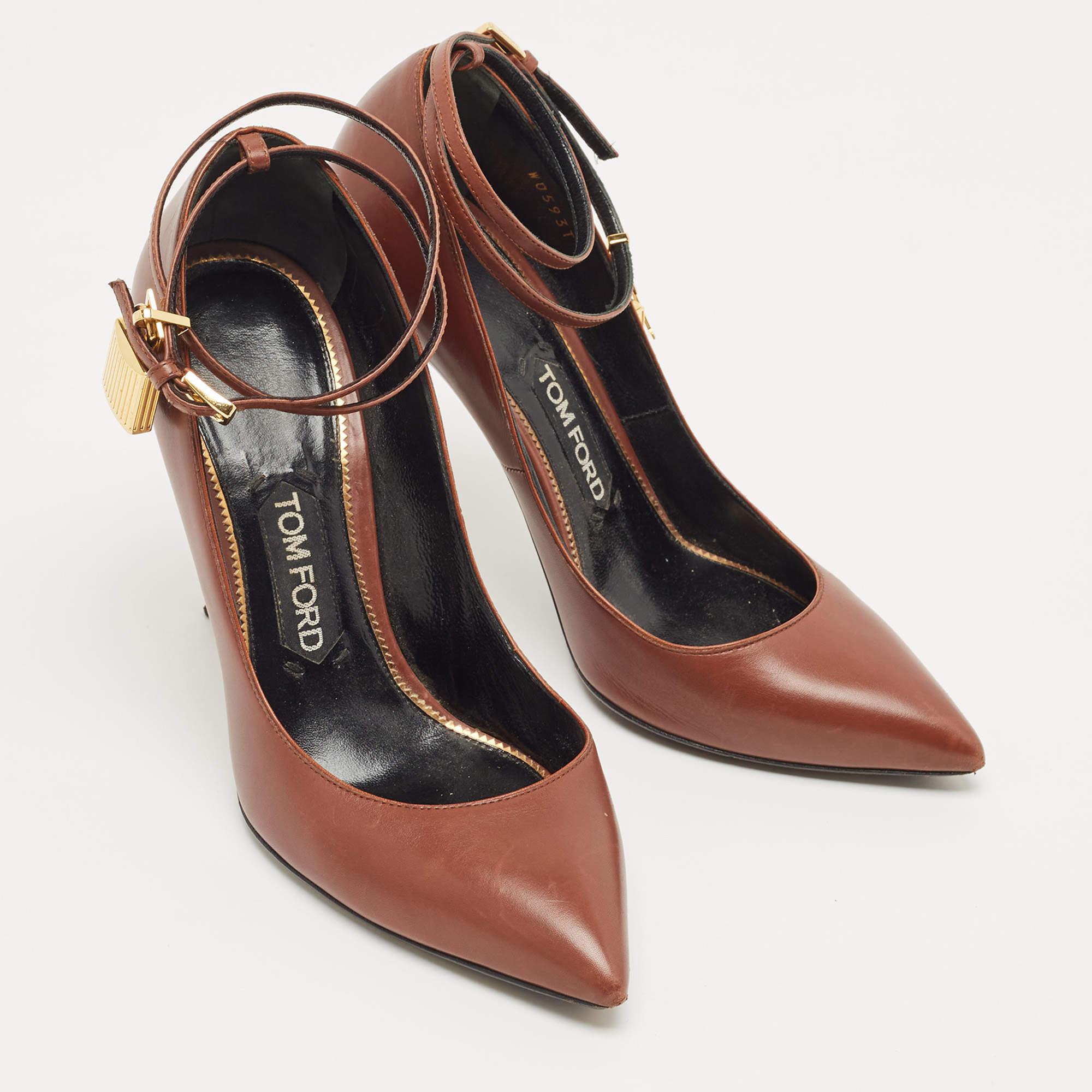 Tom Ford Brown Leather Padlock Pumps Size 38.5 For Sale 1