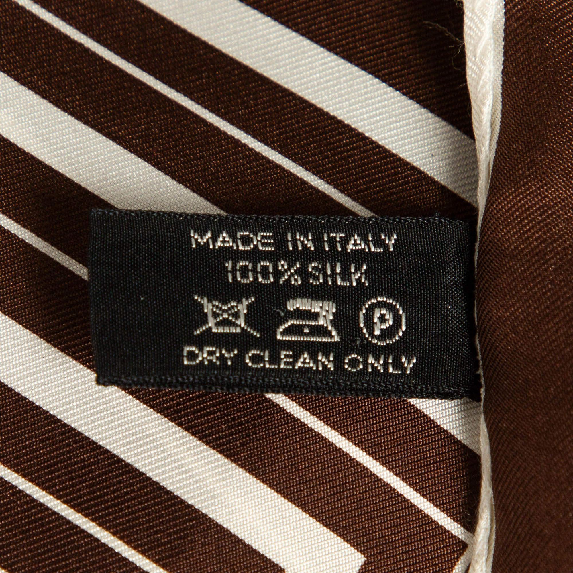 Tom Ford Brown Printed Silk Pocket Square In Excellent Condition For Sale In Dubai, Al Qouz 2
