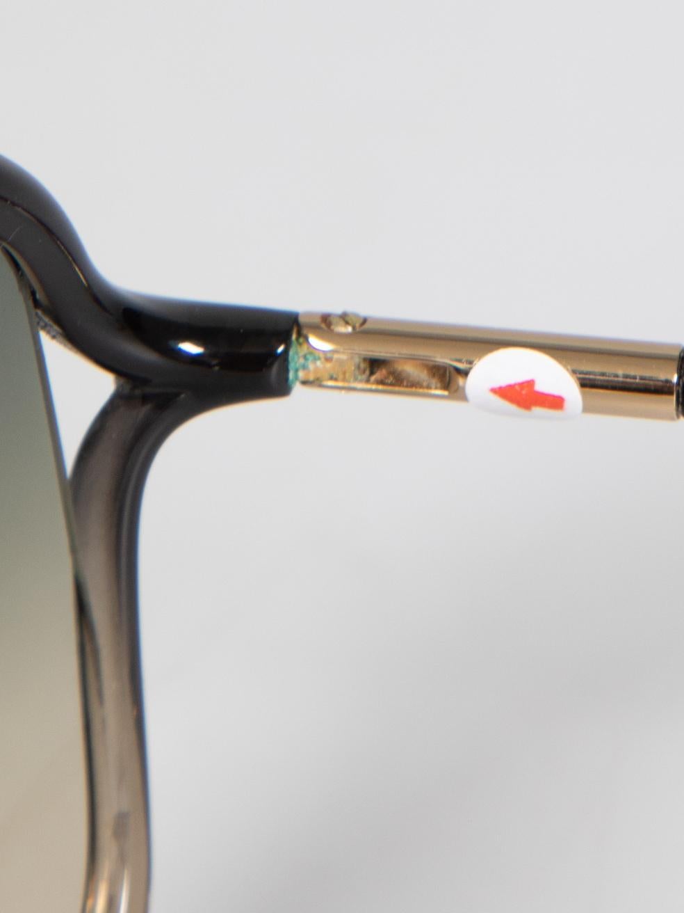 Tom Ford Brown Round Frame Gradient Sunglasses For Sale 3