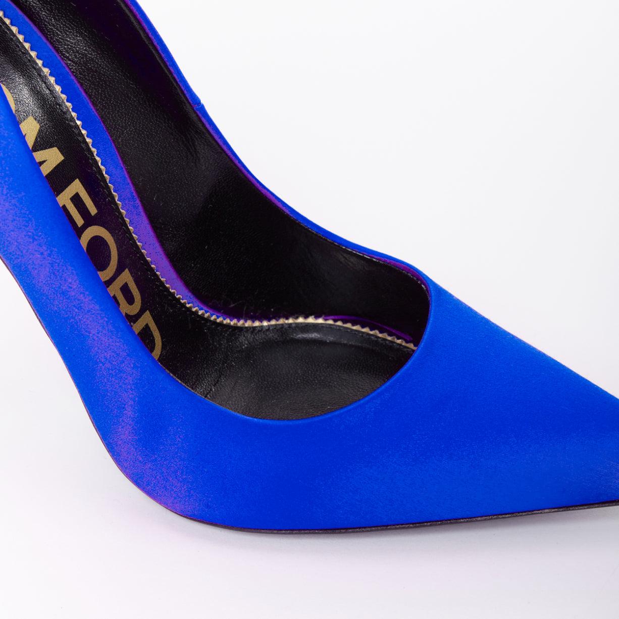 TOM FORD kobaltblaue Satin-Pumps mit spitz zulaufendem Stiletto-Absatz EU36.5 im Angebot 2