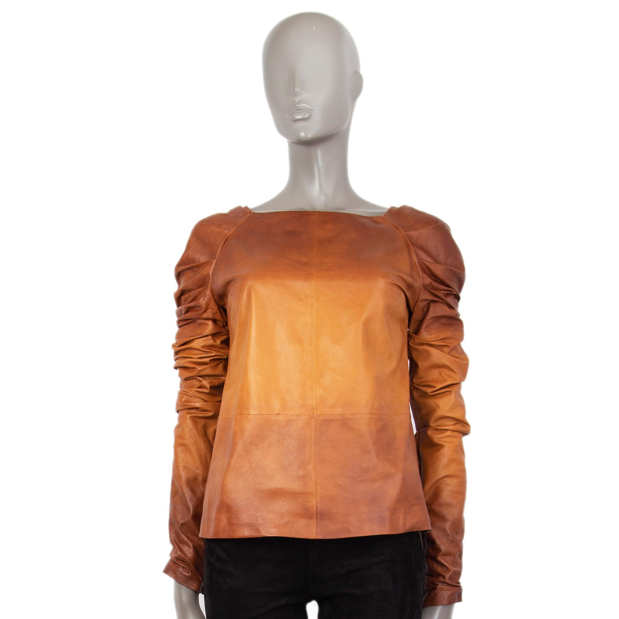 TOM FORD cognac brown OMBRE DRAPED SLEEVE LEATHER Blouse Shirt 38 XS In Excellent Condition For Sale In Zürich, CH