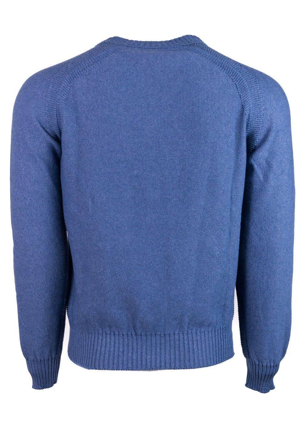 Brand New Tom Ford Raglan Sweater
Original with Tags 
Retails in Stores & Online for $990
Size IT 48 / US38

Cozy up in your Classic Tom Ford Raglan Sweater. This season's luxury piece was designed using rich cotton, smooth cashmere, and mulberry